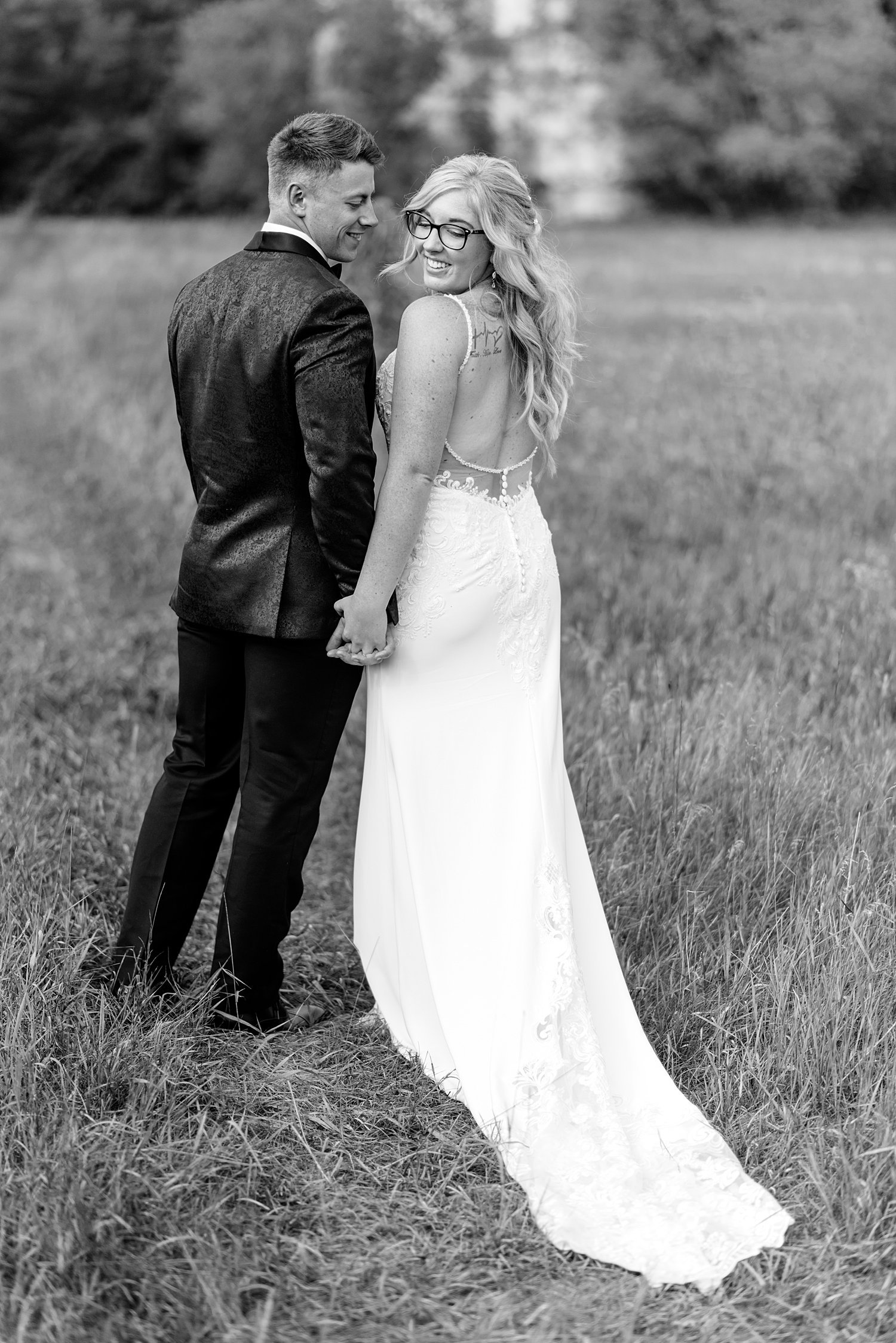 Summer Wedding at Lake on the Mountain | Prince Edward County Wedding Photographer | Holly McMurter Photographs_0081.jpg