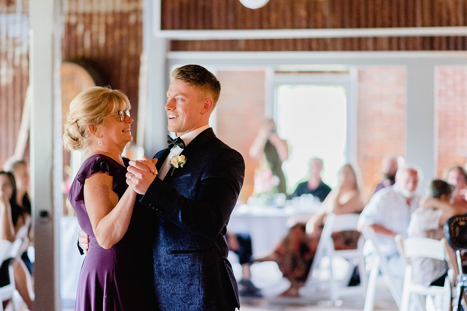 Summer Wedding at Lake on the Mountain | Prince Edward County Wedding Photographer | Holly McMurter Photographs_0102.jpg