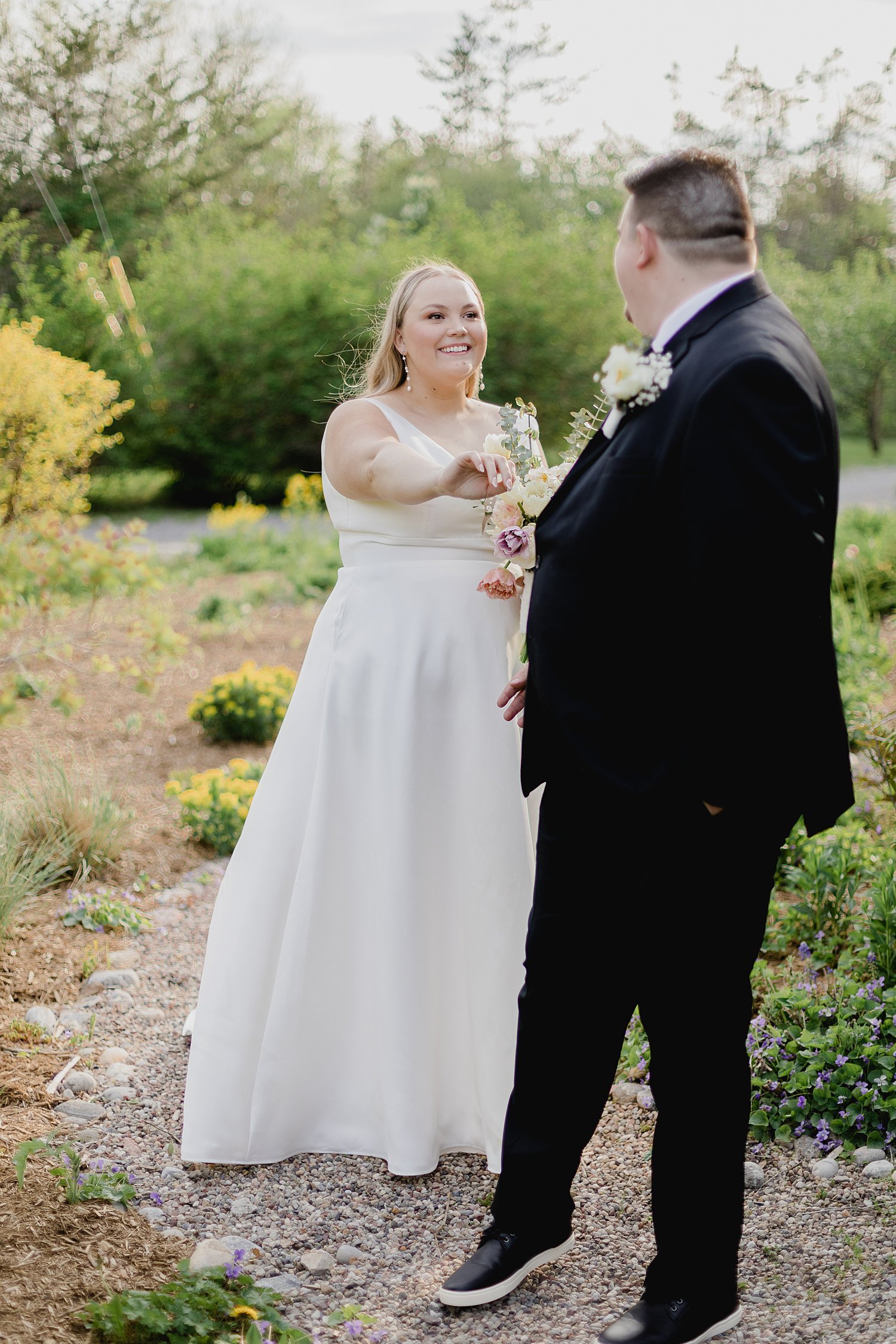 Intimate PEC Micro Wedding | Prince Edward County Wedding Photographer | Holly McMurter Photographs_0038.jpg