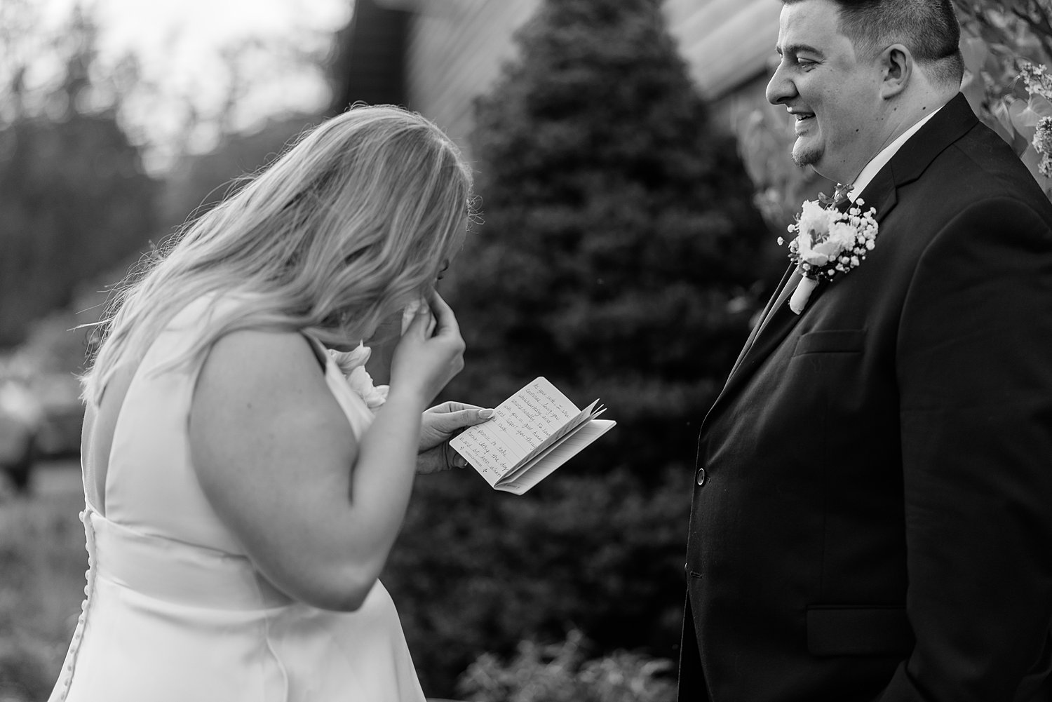 Intimate PEC Micro Wedding | Prince Edward County Wedding Photographer | Holly McMurter Photographs_0054.jpg