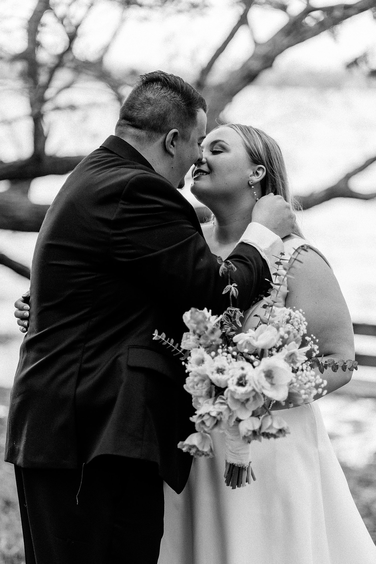 Intimate PEC Micro Wedding | Prince Edward County Wedding Photographer | Holly McMurter Photographs_0068.jpg