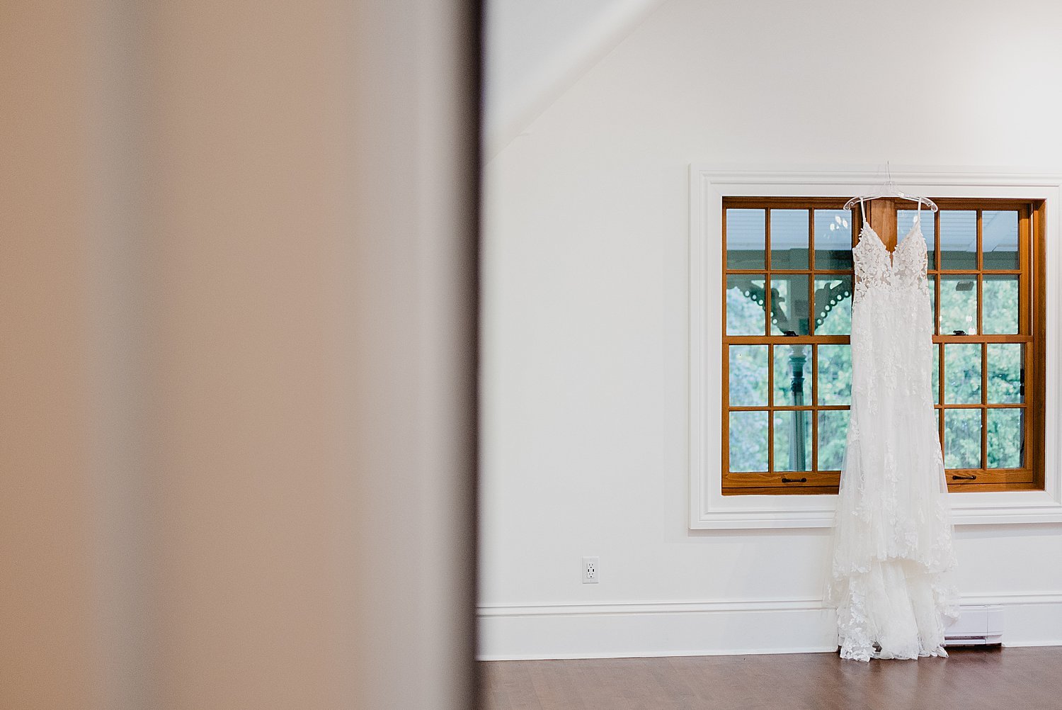 Rainy Wedding Day at Opinicon Resort  | Prince Edward County Wedding Photographer | Holly McMurter Photographs_0001.jpg