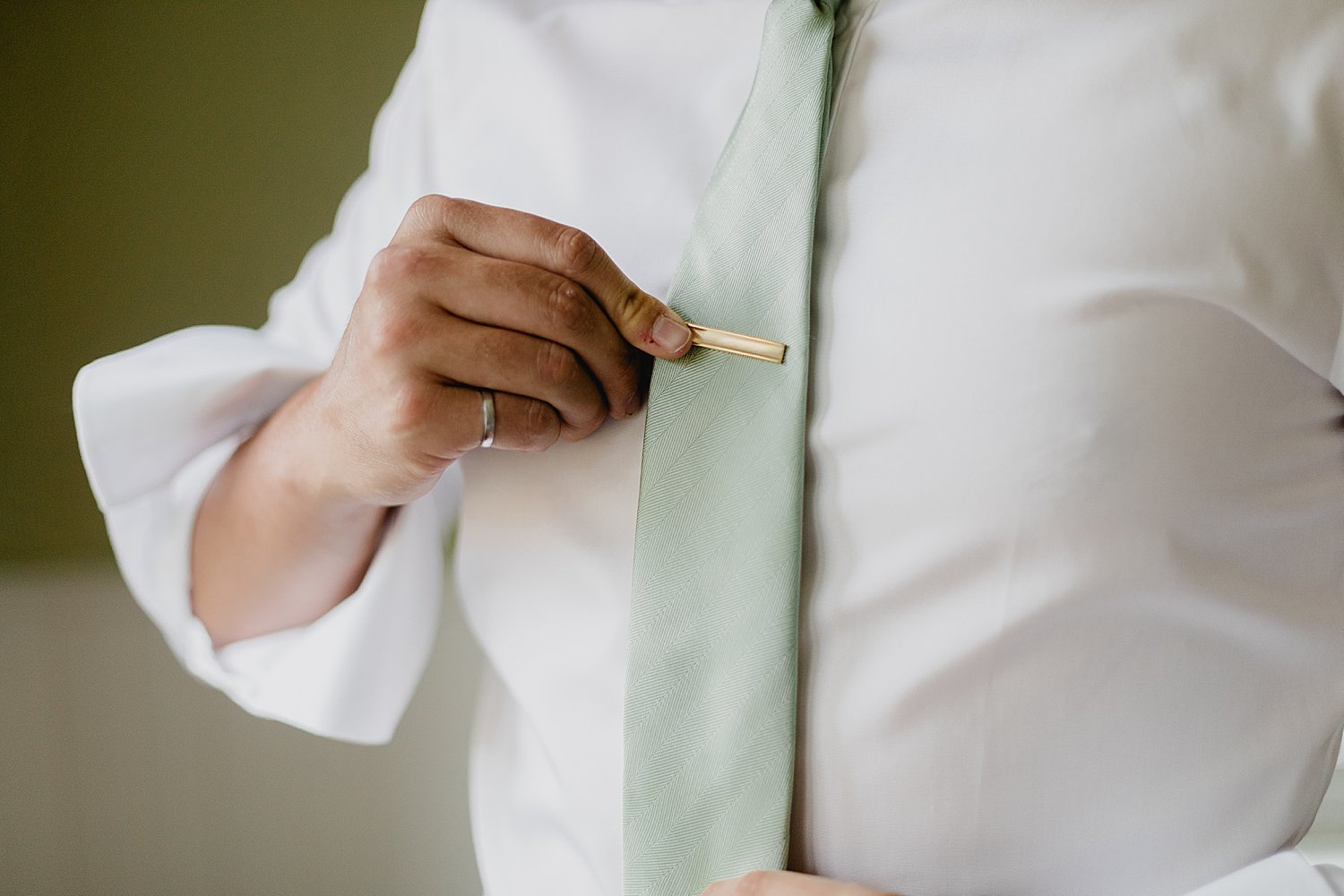 Rainy Wedding Day at Opinicon Resort  | Prince Edward County Wedding Photographer | Holly McMurter Photographs_0016.jpg