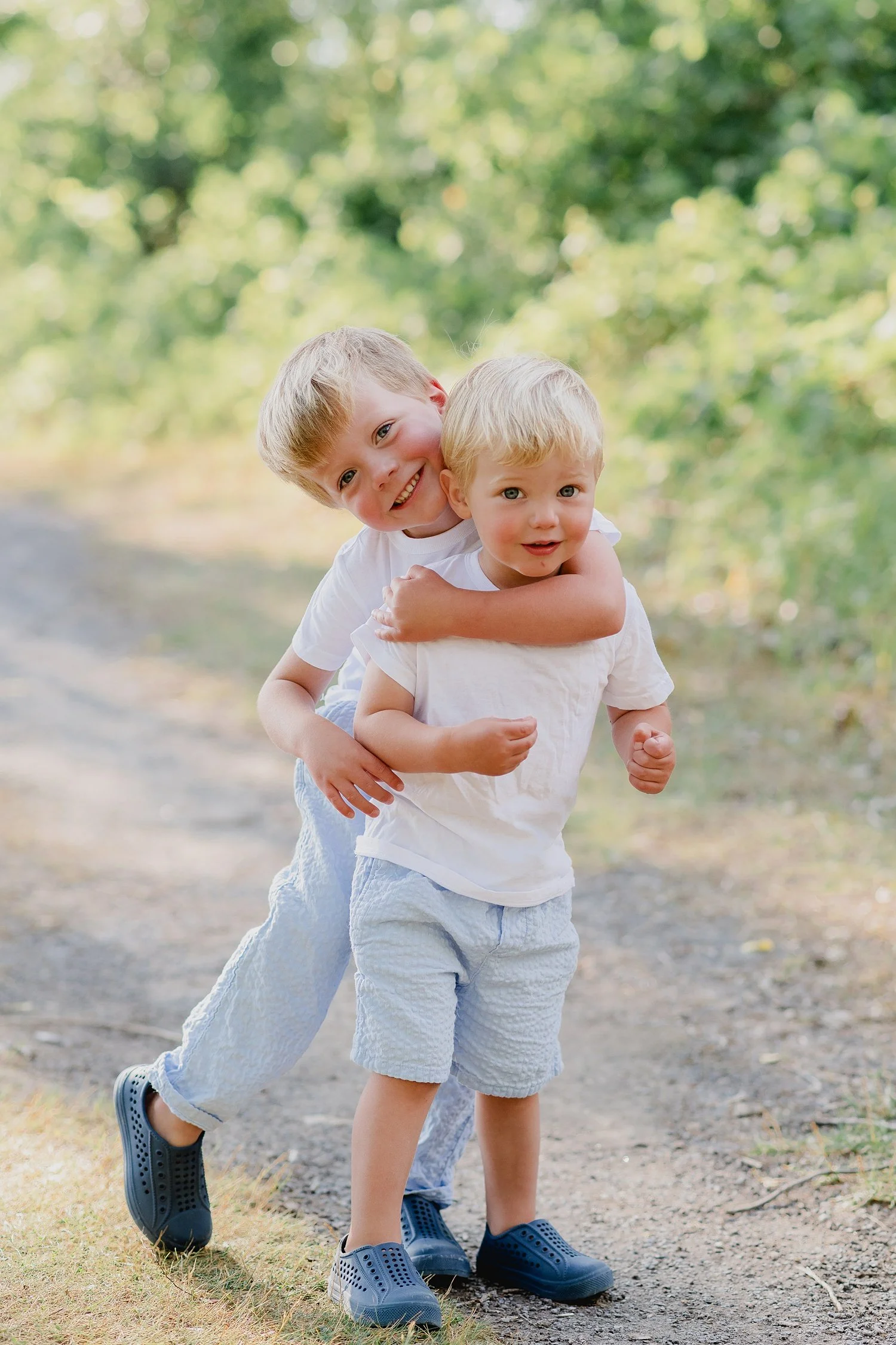 Wellington Beach Maternity Family Session | Prince Edward County Photographer | Holly McMurter Photographs_0005.jpg