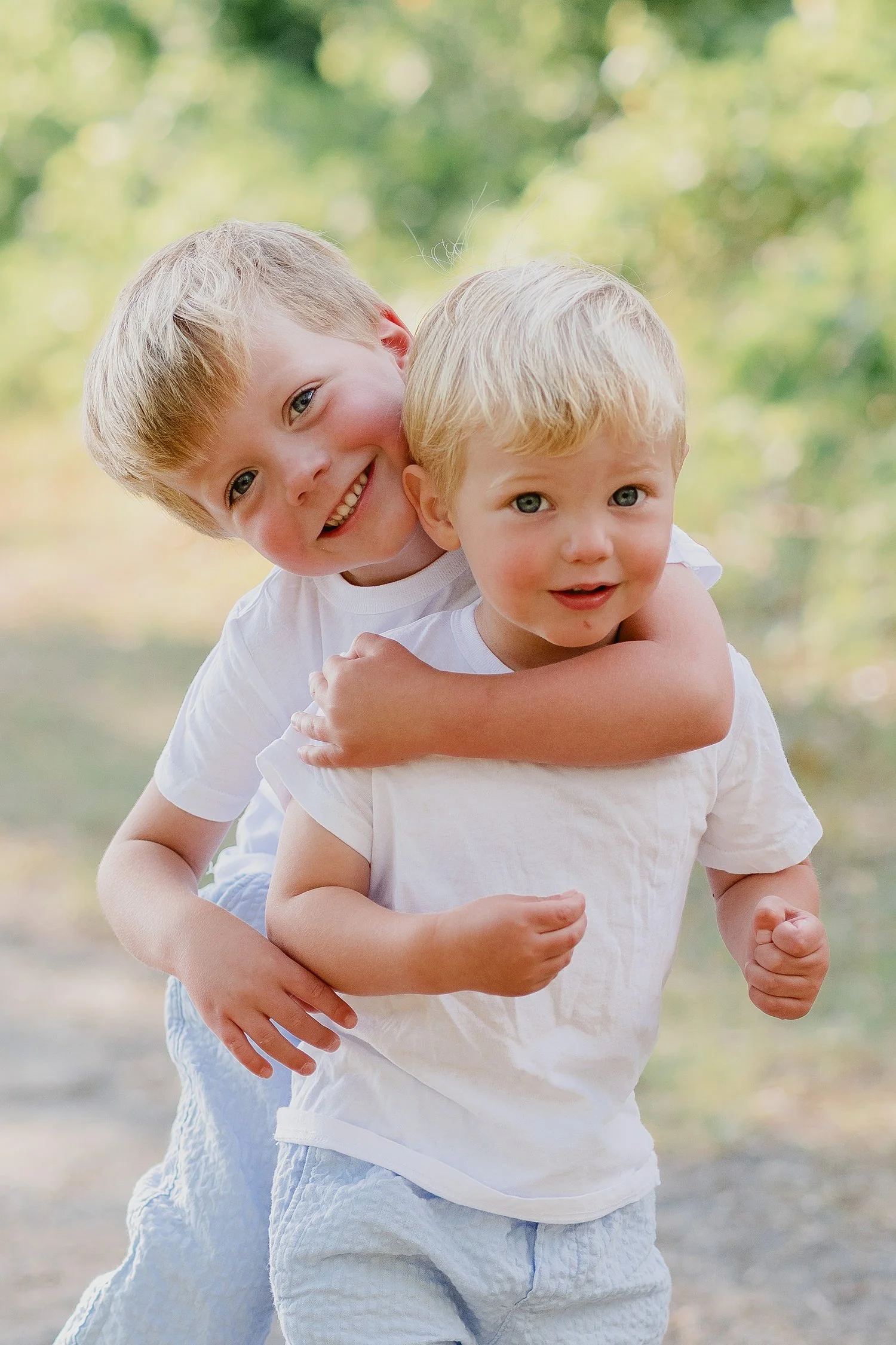 Wellington Beach Maternity Family Session | Prince Edward County Photographer | Holly McMurter Photographs_0006.jpg