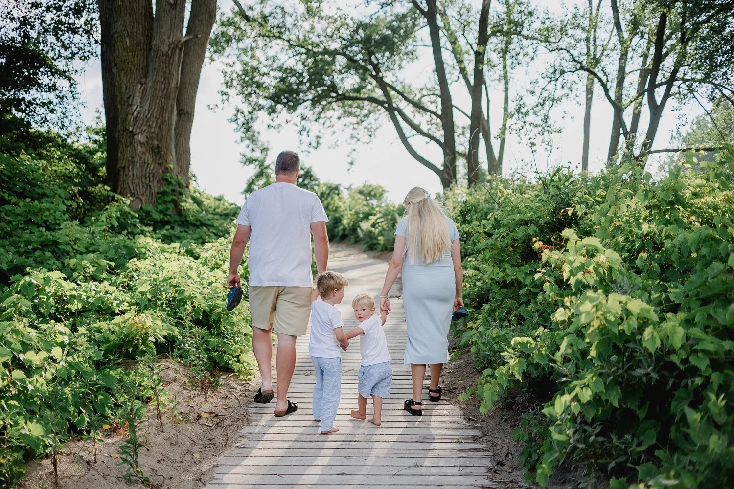 Wellington Beach Maternity Family Session | Prince Edward County Photographer | Holly McMurter Photographs_0016.jpg