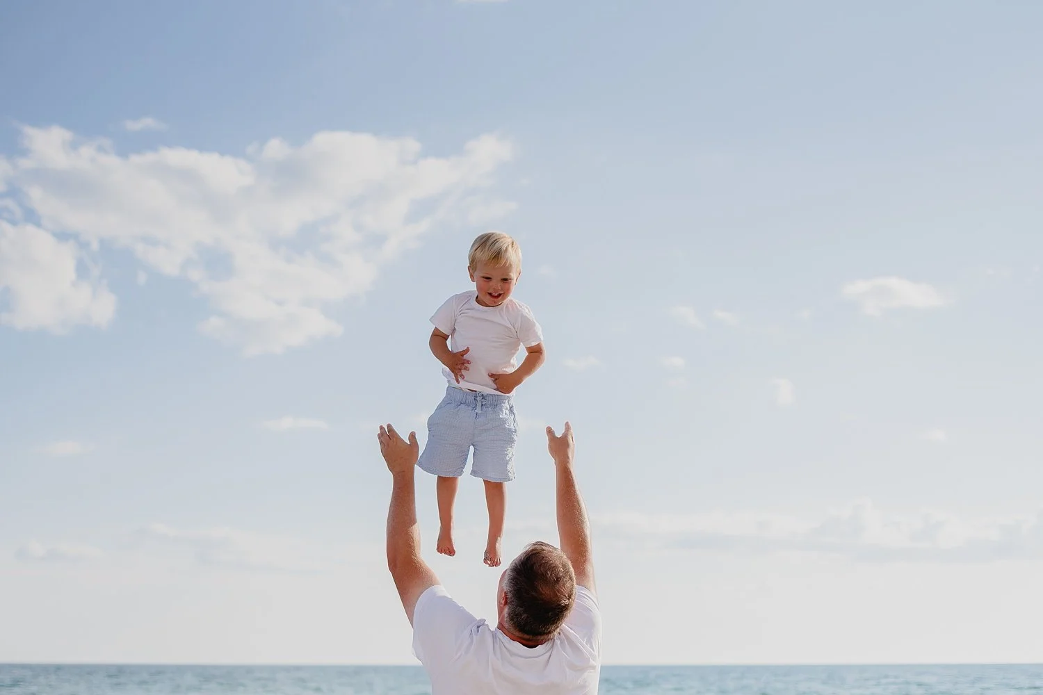 Wellington Beach Maternity Family Session | Prince Edward County Photographer | Holly McMurter Photographs_0018.jpg
