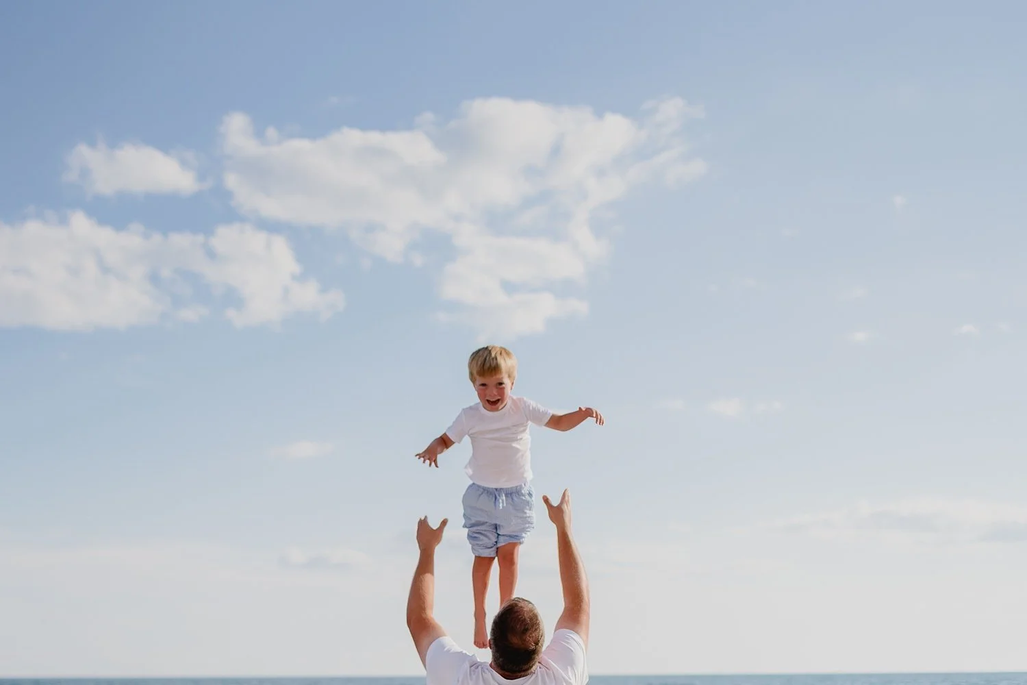 Wellington Beach Maternity Family Session | Prince Edward County Photographer | Holly McMurter Photographs_0019.jpg