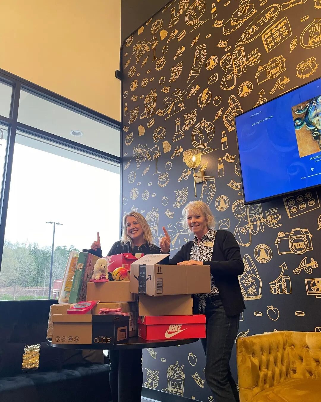 We want to thank everyone who donated cheer boxes for the children of Ukraine this week! We received so many and can't wait to ship them out from both our Duluth and Woodstock locations. 🇺🇦 🇺🇦 
#realtyonegroup #realtyonegroupedge #realtyone