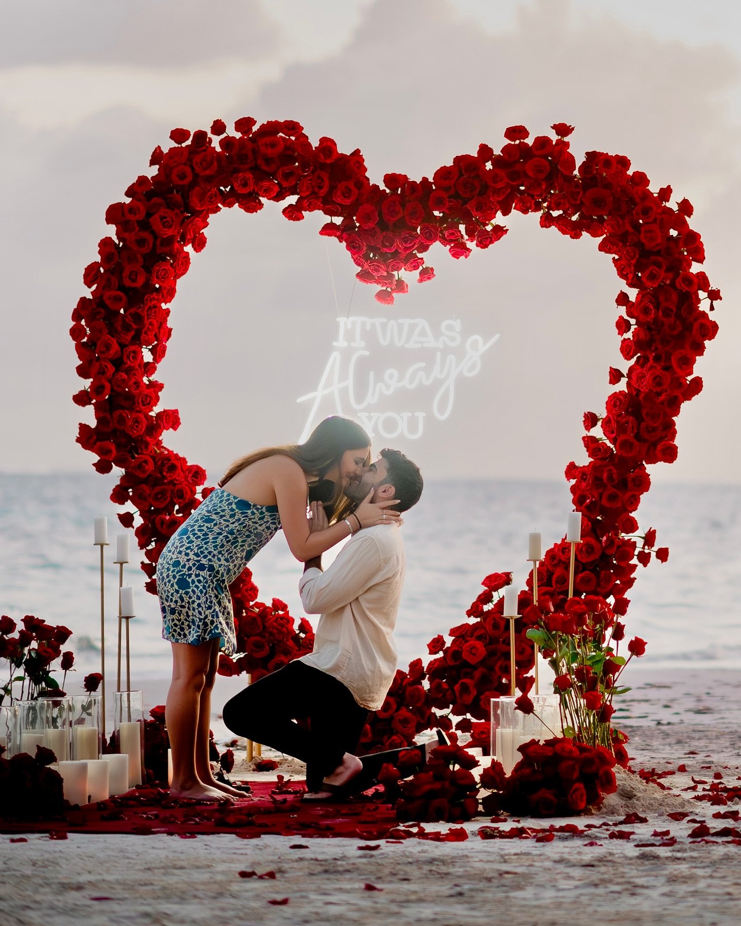 THE MOST PERFECT PROPOSAL 💍❤️🌹

Mazel Tov to our Stephie pooh and Sim&oacute;n on their engagement. Your love for each other is instantly felt by all around you. We are beyond excited for you!!! The best is yet to come 💫

#swoonworthy #proposal #e