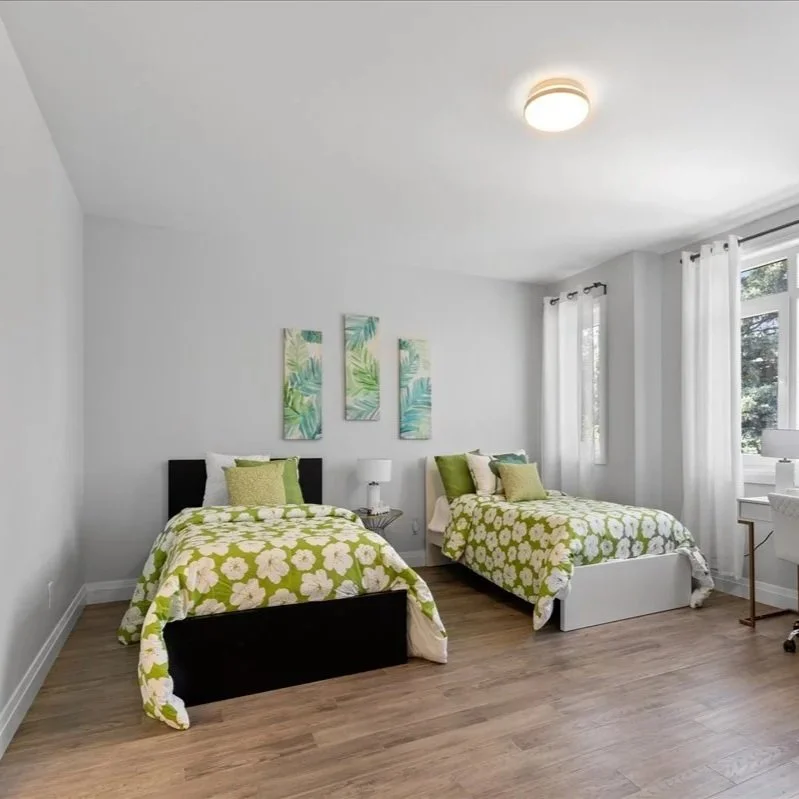 Green Floral White Queen Comforter - BD59