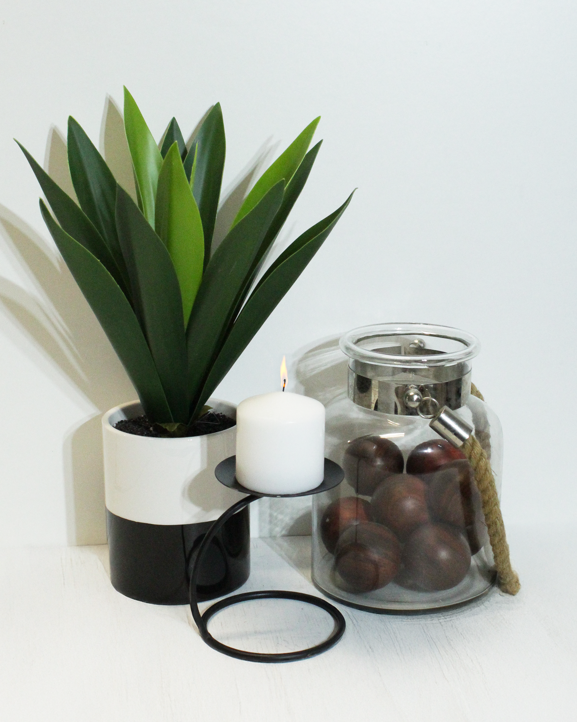 Glass Jar with Rope & Wooden Decorative Balls - DA215