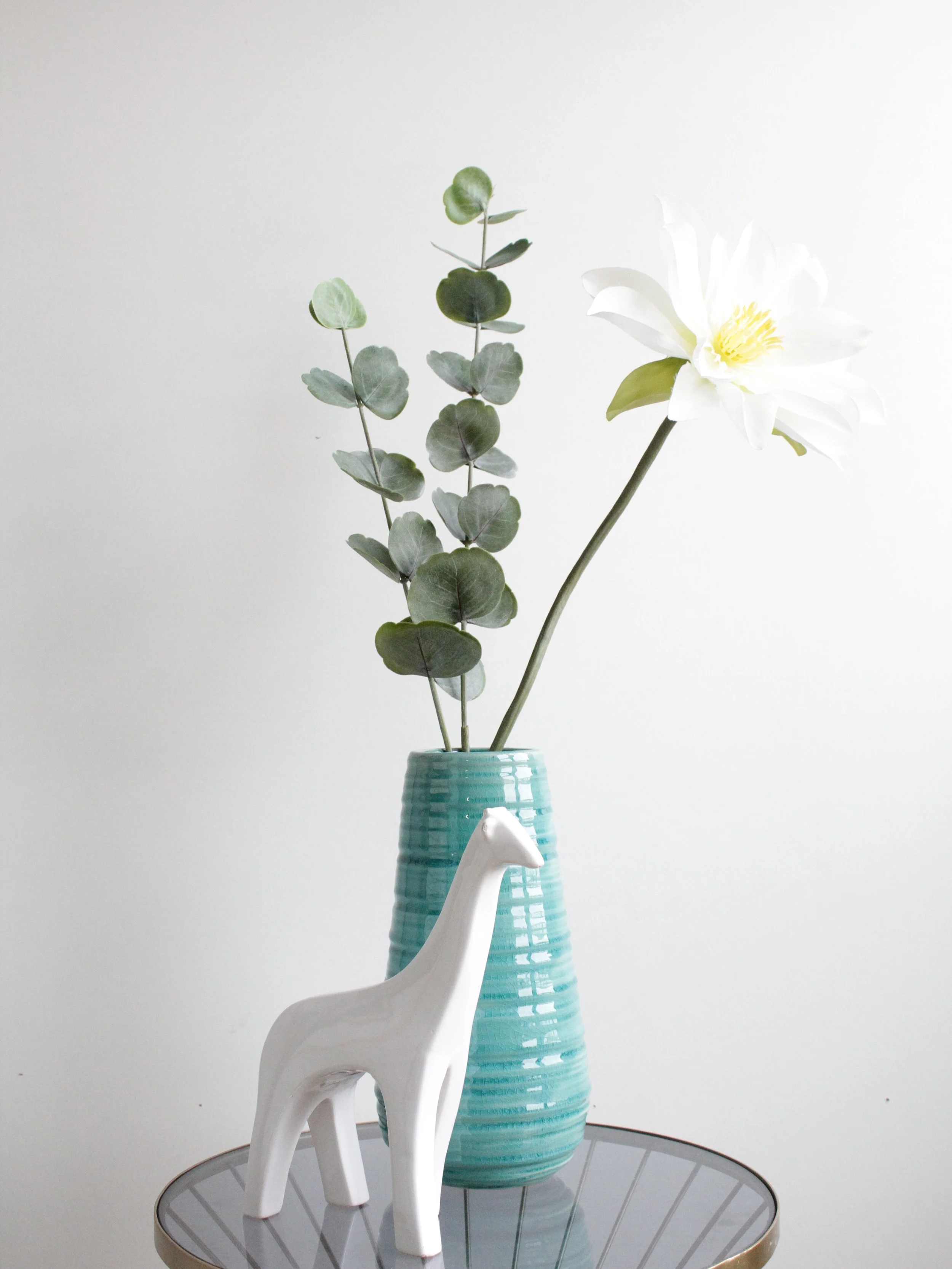 White Glossy Giraffe Decorative Accessory - DA350