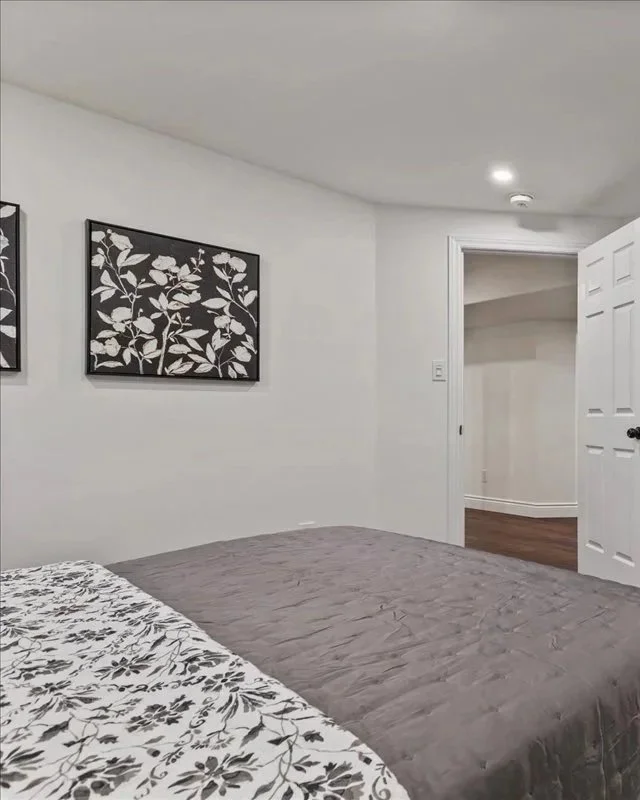 Night Flower - AW104B (25" x 25")