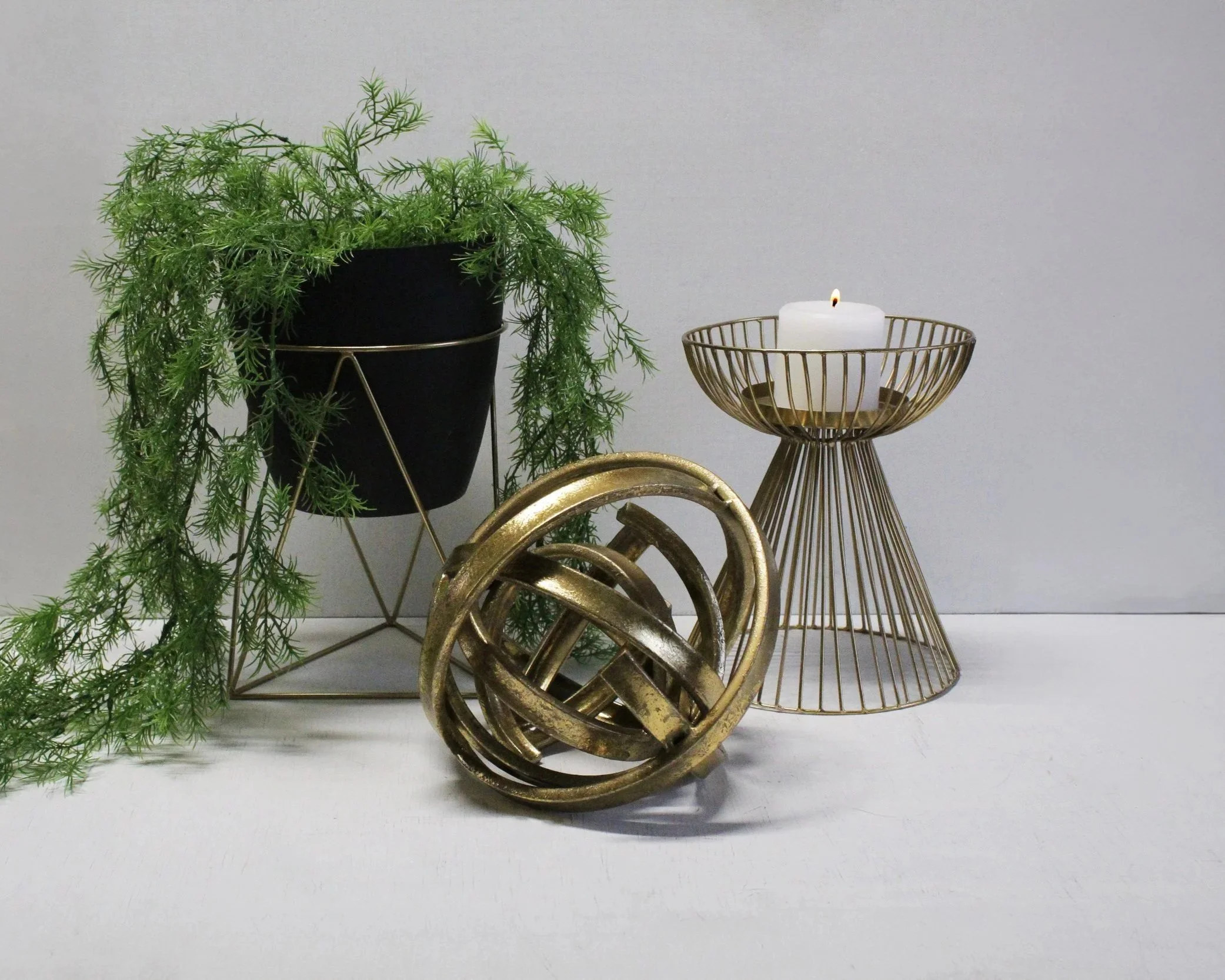 Gold Wire Candle Holder - DA402