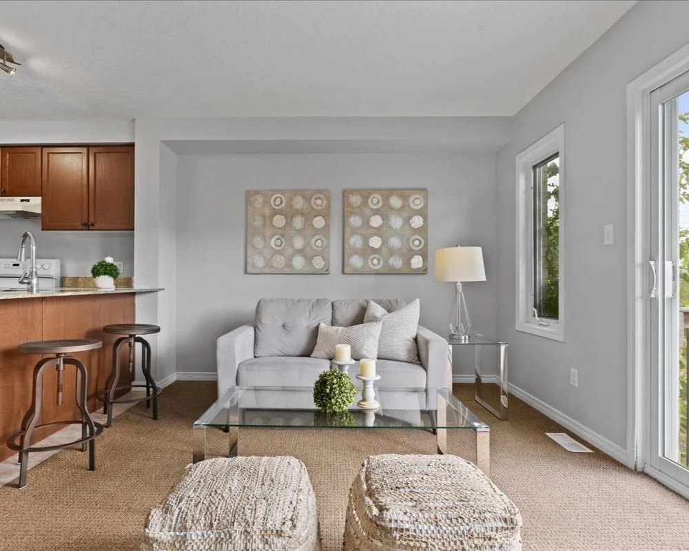 White & Beige Knit Accent Pillow - AP31