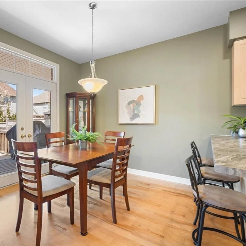 Melodious - AW119B (32" x 32")