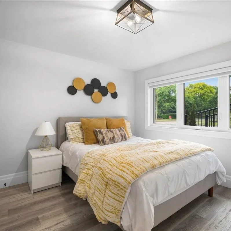 White Spider Lampshade with Silver Wiring - LS81