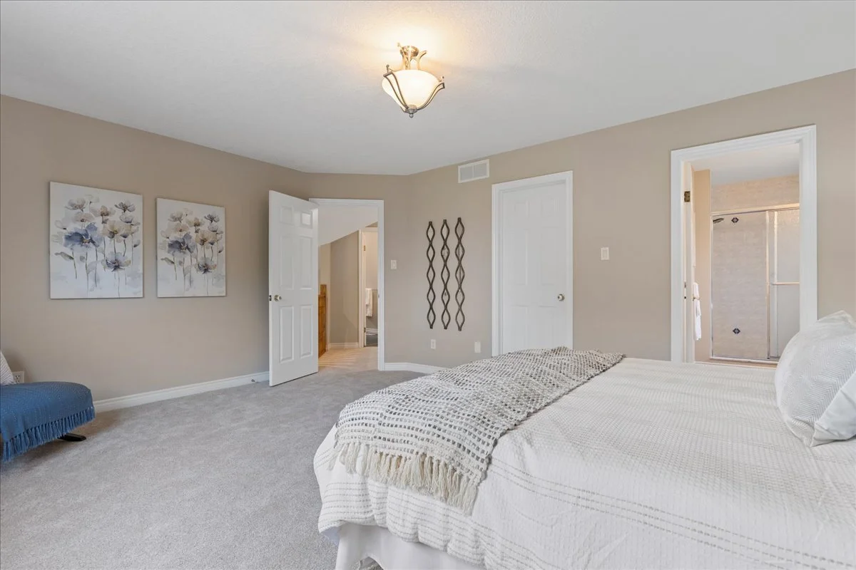 30-310 Westforest Trail Int-3744.jpg