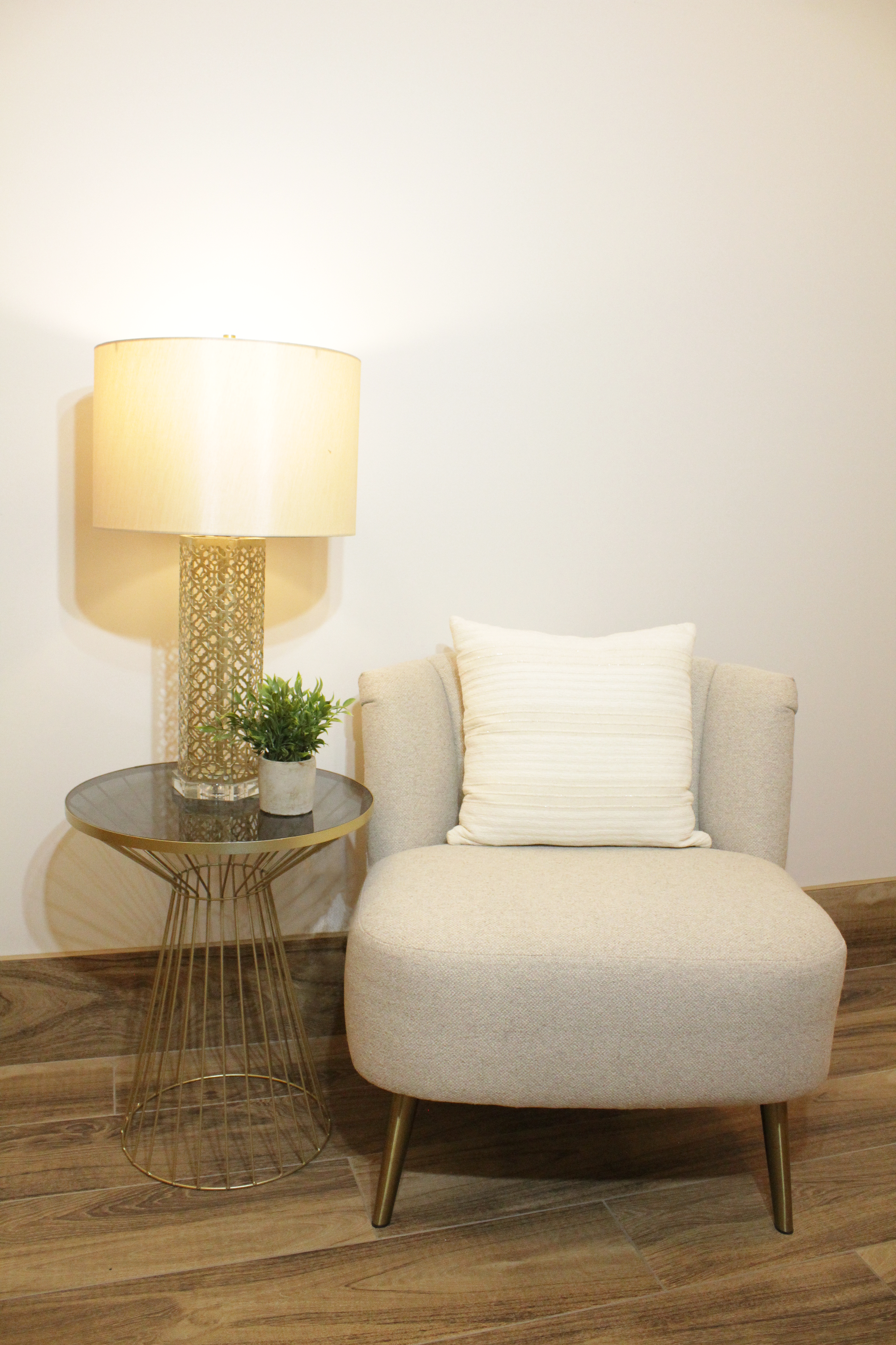 Beige Spider Lampshade with Gold Wiring - LS13