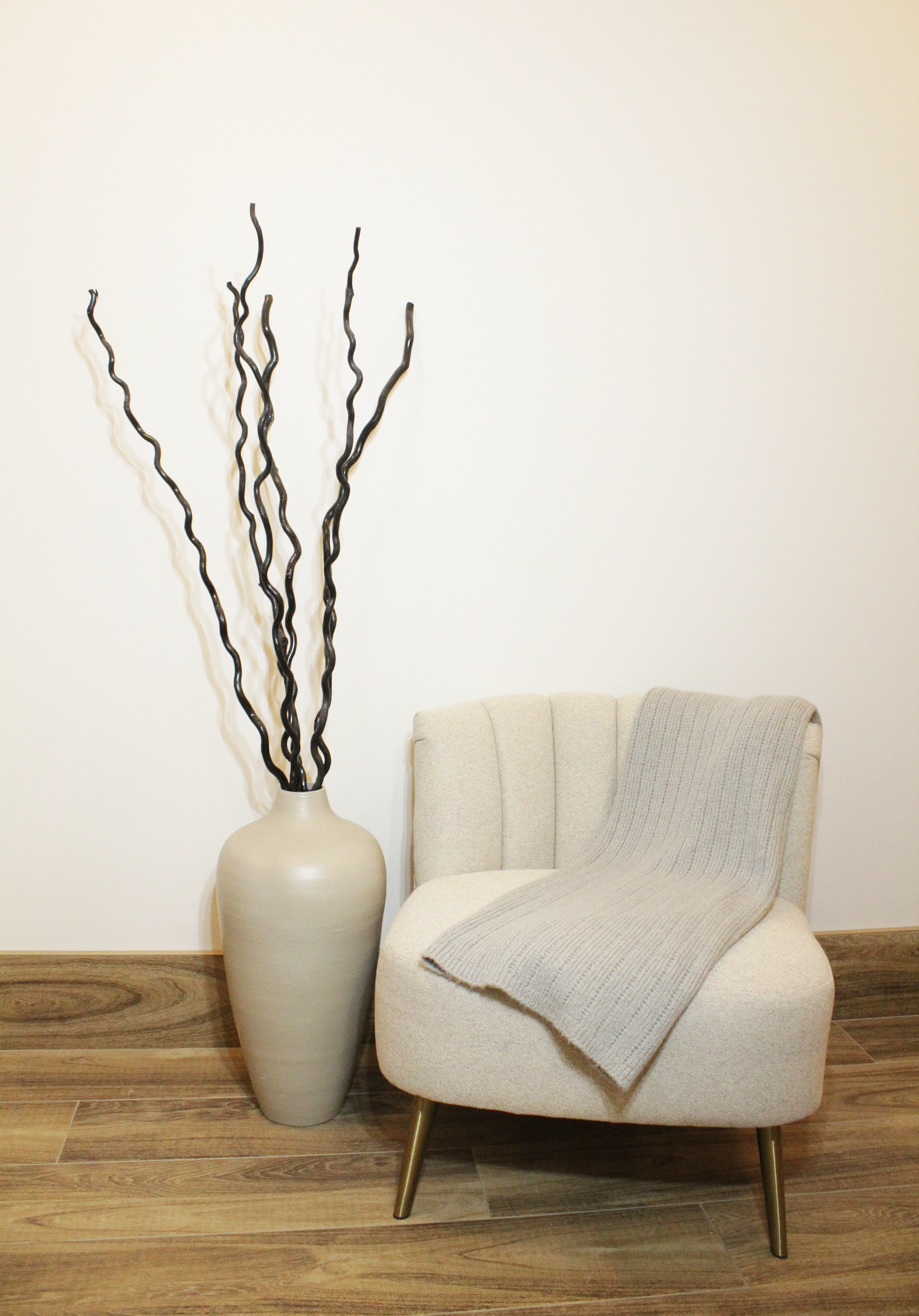 Black Floor Decor Filler - FDF1