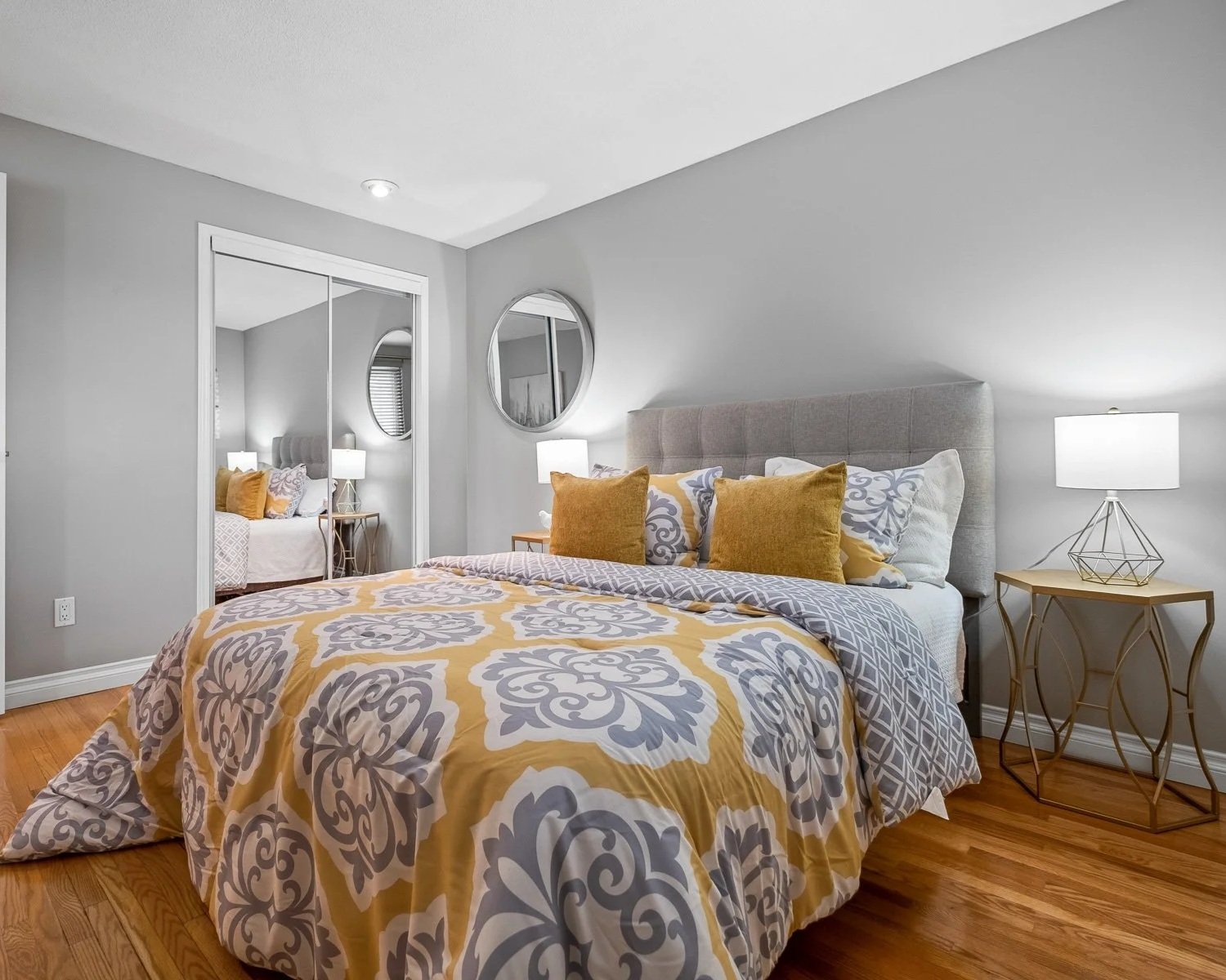 Grey and Yellow Patterned Queen Comforter - BD55