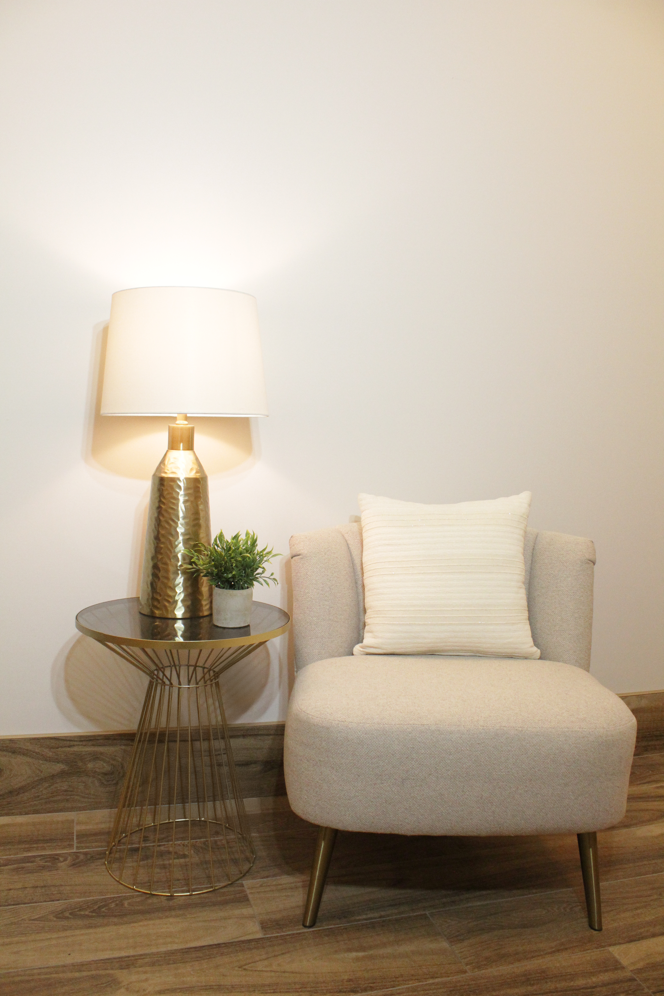 Textured Cream Tinsel Accent Pillow - AP804