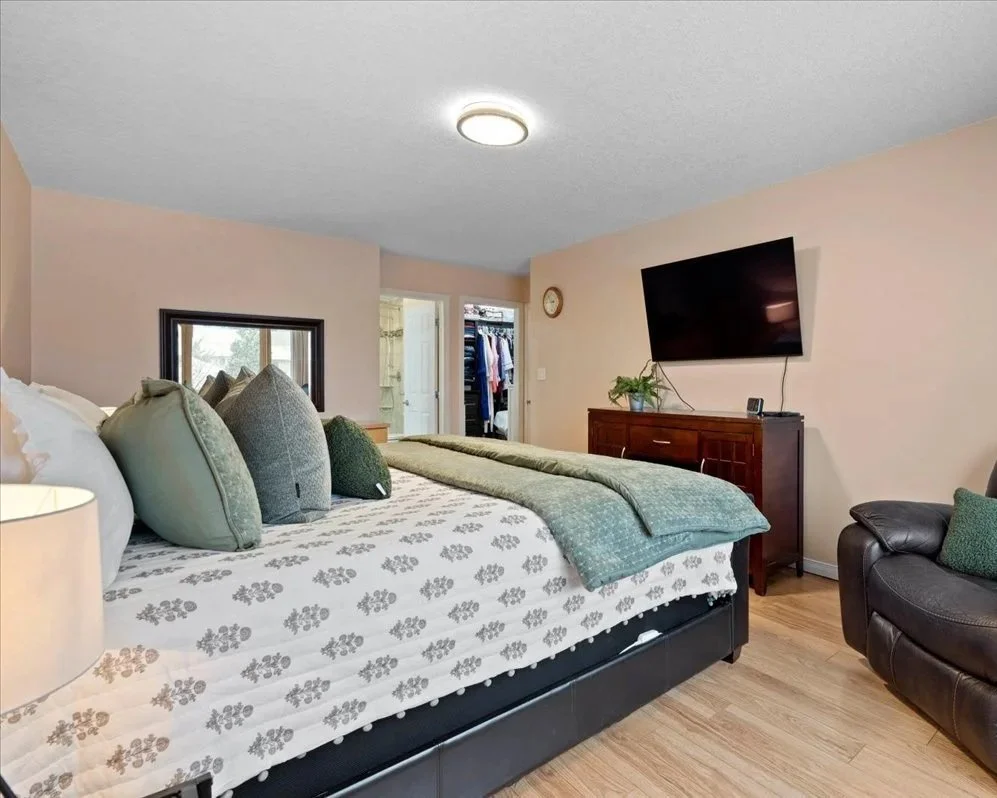 White and Green Patterned King Quilt - BD119