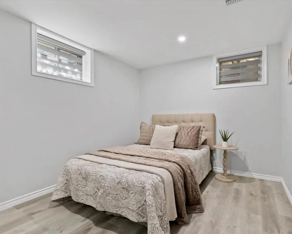 Grey and White Mosaic Patterned Queen Coverlet - BD87