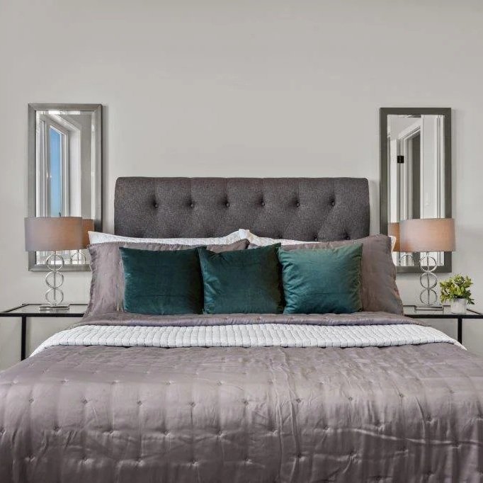 Green Velvet Accent Pillow - AP799