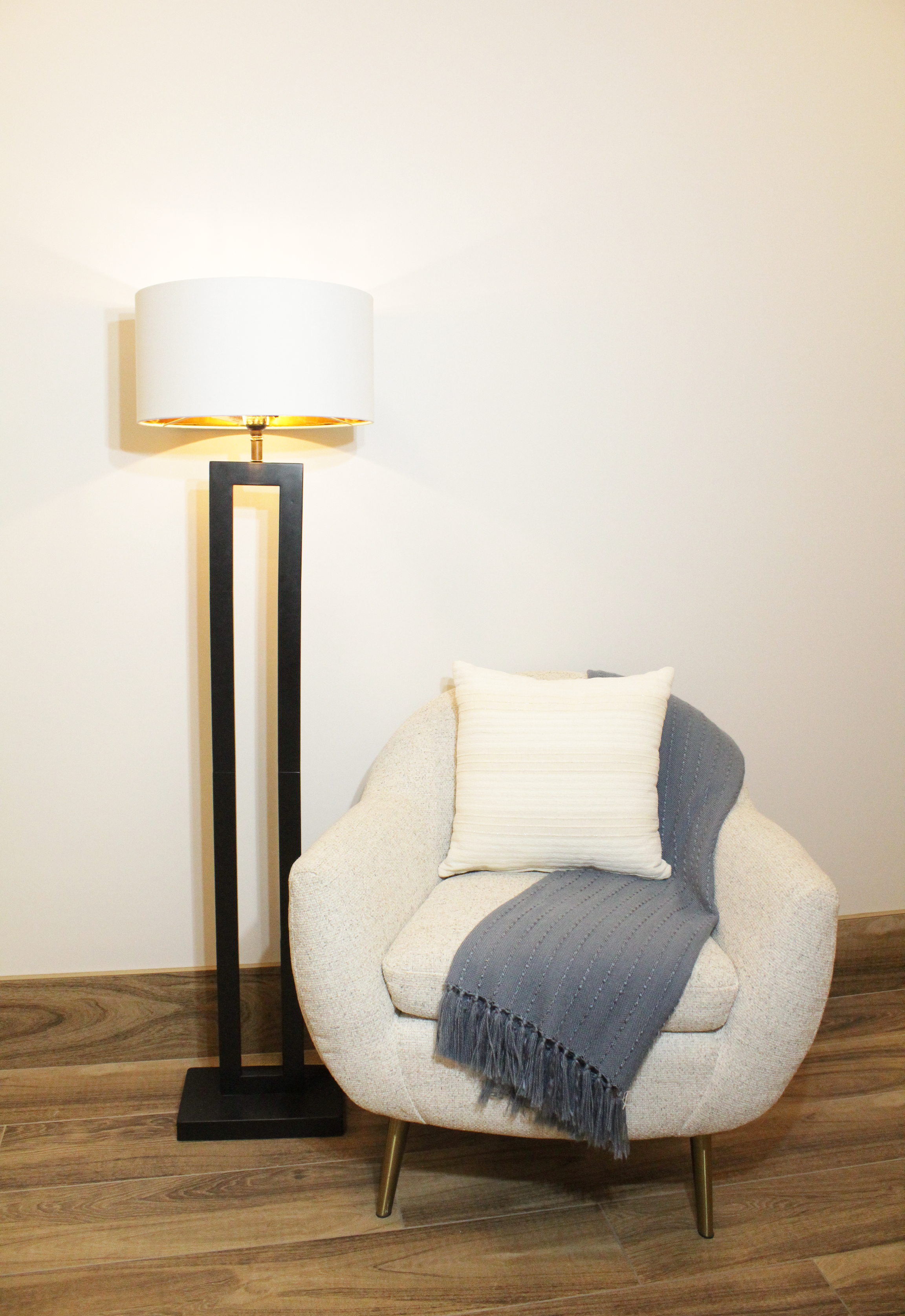 Black Rectangular Hollow Uno Floor Lamp - LP41