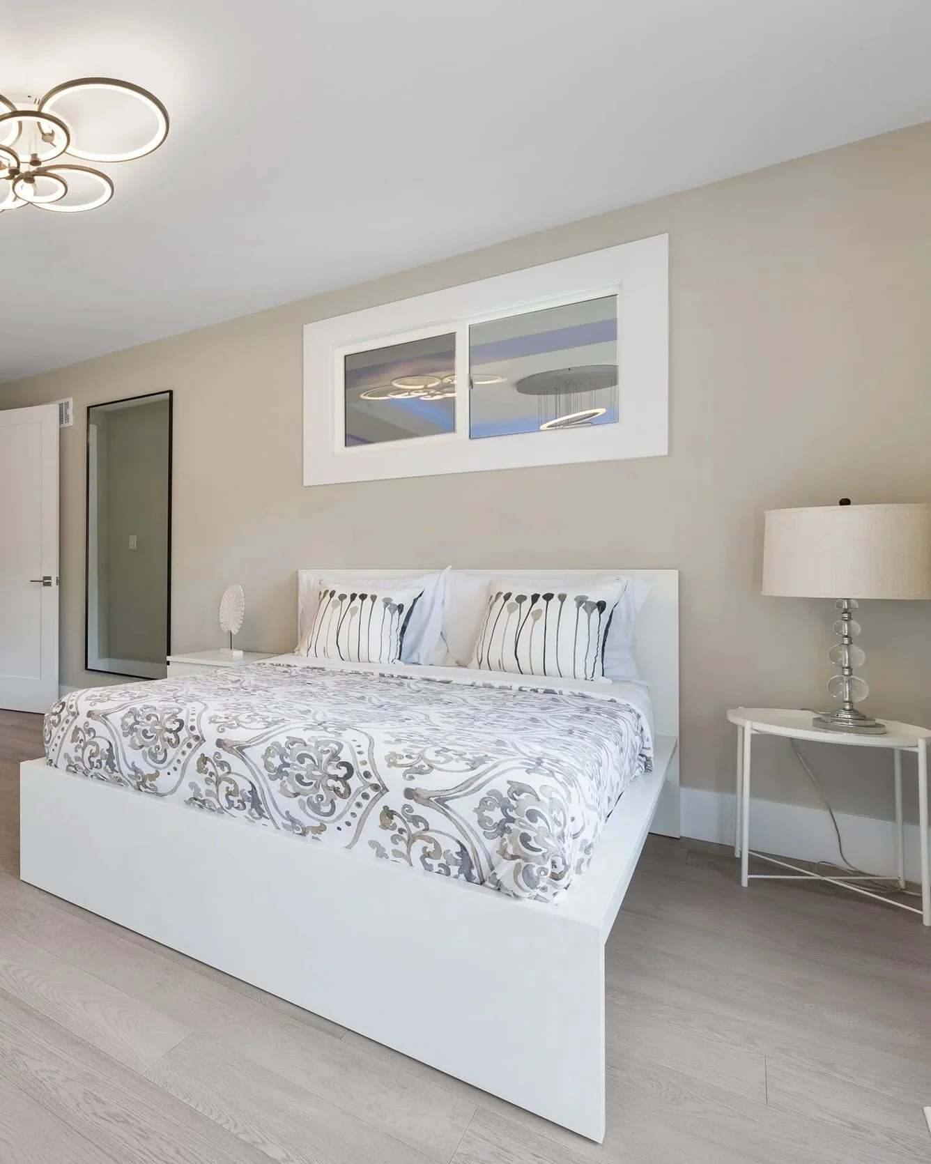 White and Black Reversible Accent Pillow - AP781