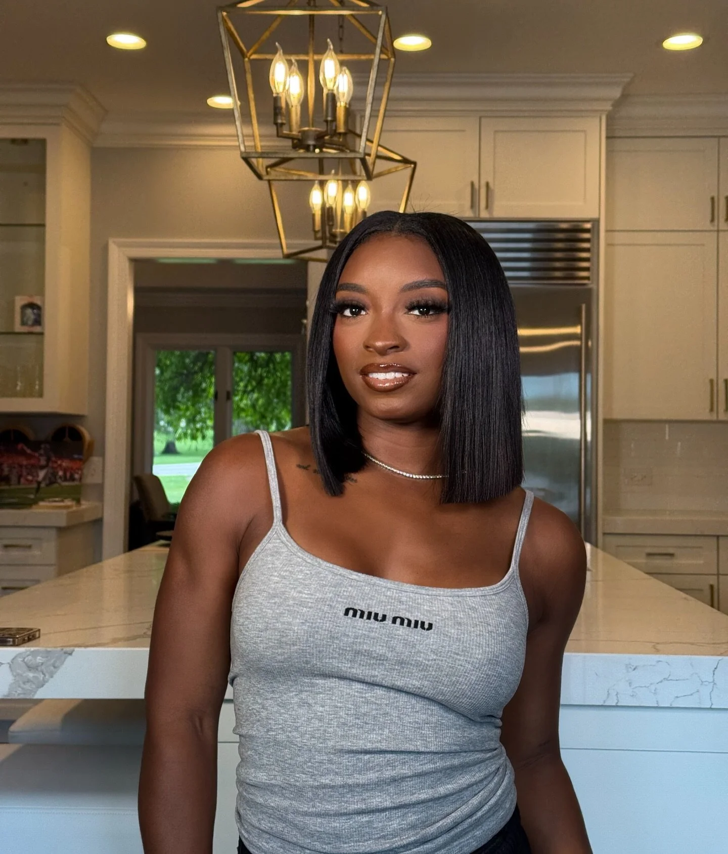 She&rsquo;s Blunt @simonebiles 💇🏾&zwj;♀️💕.

Hair: @byjustinrevenge 
Face: @deythamua