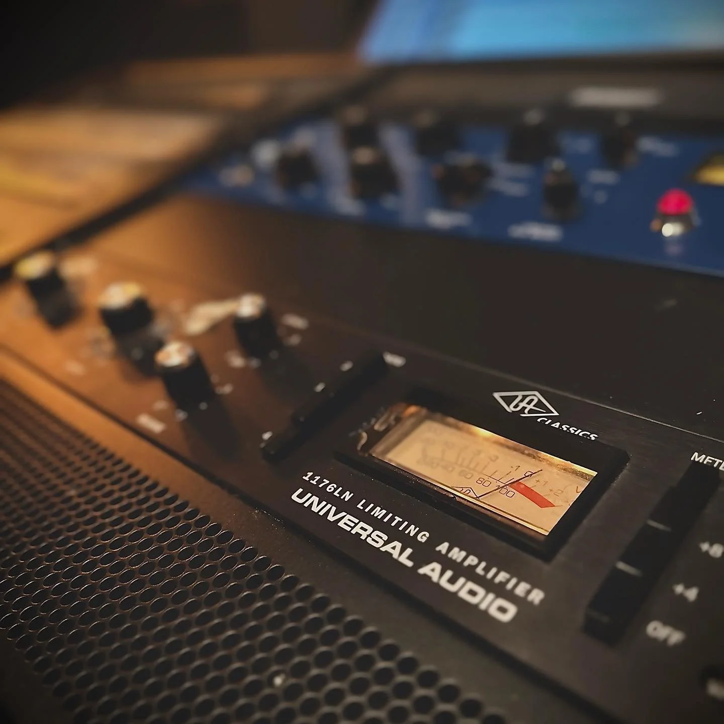 Just a couple of classic compressors&hellip;

#universalaudio #1176 #tubetech #cl1b