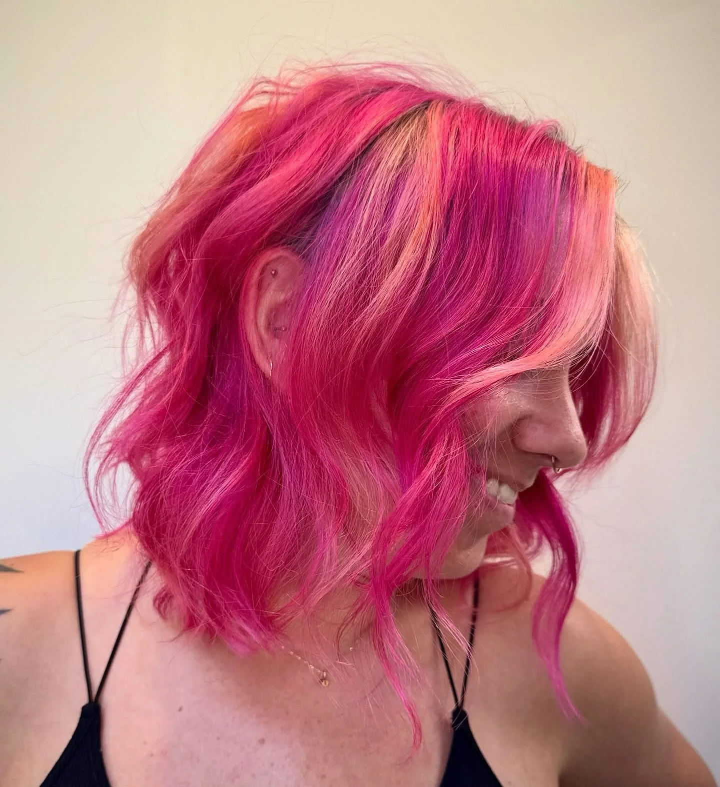 Princess bubblegum + princess peach 🍑 
&bull;
&bull;
Custom pinks &amp; peaches for this beauty by: @_savvyhairwitch_ 🌱 Made using @evopro + @randcolor 💋
&bull;
&bull;
&bull;
#evo #evohair #evohairstaino #behindthechair #maneaddicts #modernsalon #
