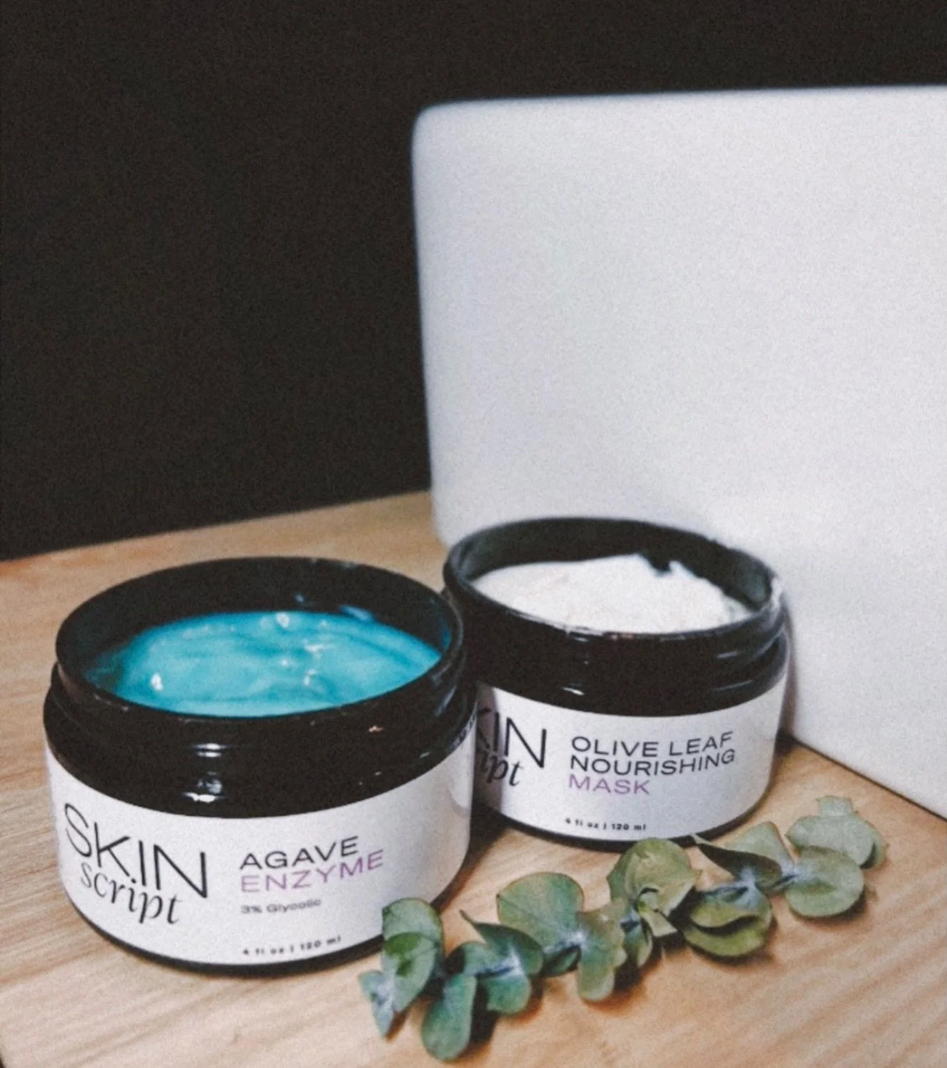 Desert Revival Facial 🌵✨
Start the New Year off fresh baby 🪩

 Agave &amp; Olive Leaf Facial 🫶🏽 
cleansing + steam + a gentle enzyme exfoliation + lymphatic facial massage + a deep hydrating olive leaf mask to soothe &amp; replenish your skin. It