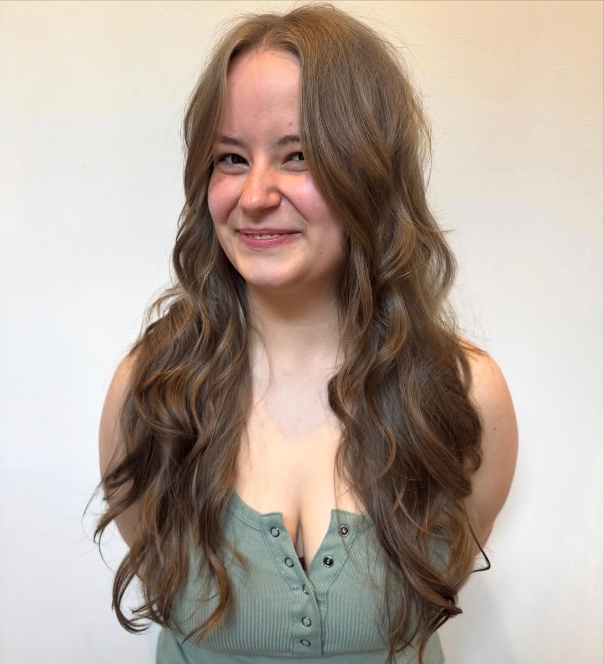 That full crown treatment 👑
&bull;
&bull;
In true Pisces fashion, sometimes you need to take a big leap &amp; totally switch it. 〰️ We highly encourage that around here. 🫶🏽 Before &amp; after haircut by sweet: @amy.collinshair 🌱
&bull;
📍 Louisvi