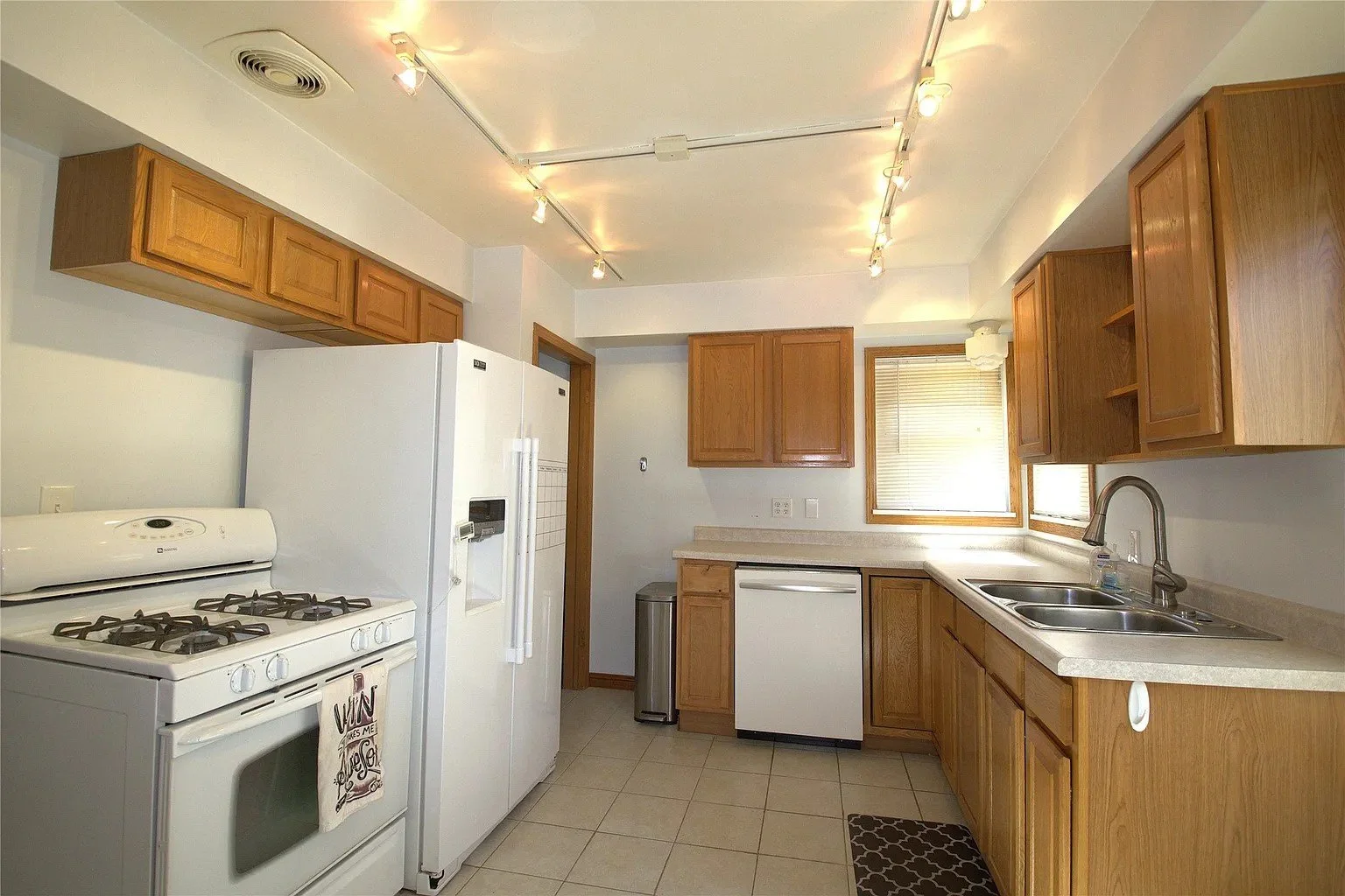 3333 61st St-DSM Photo 7.jpeg