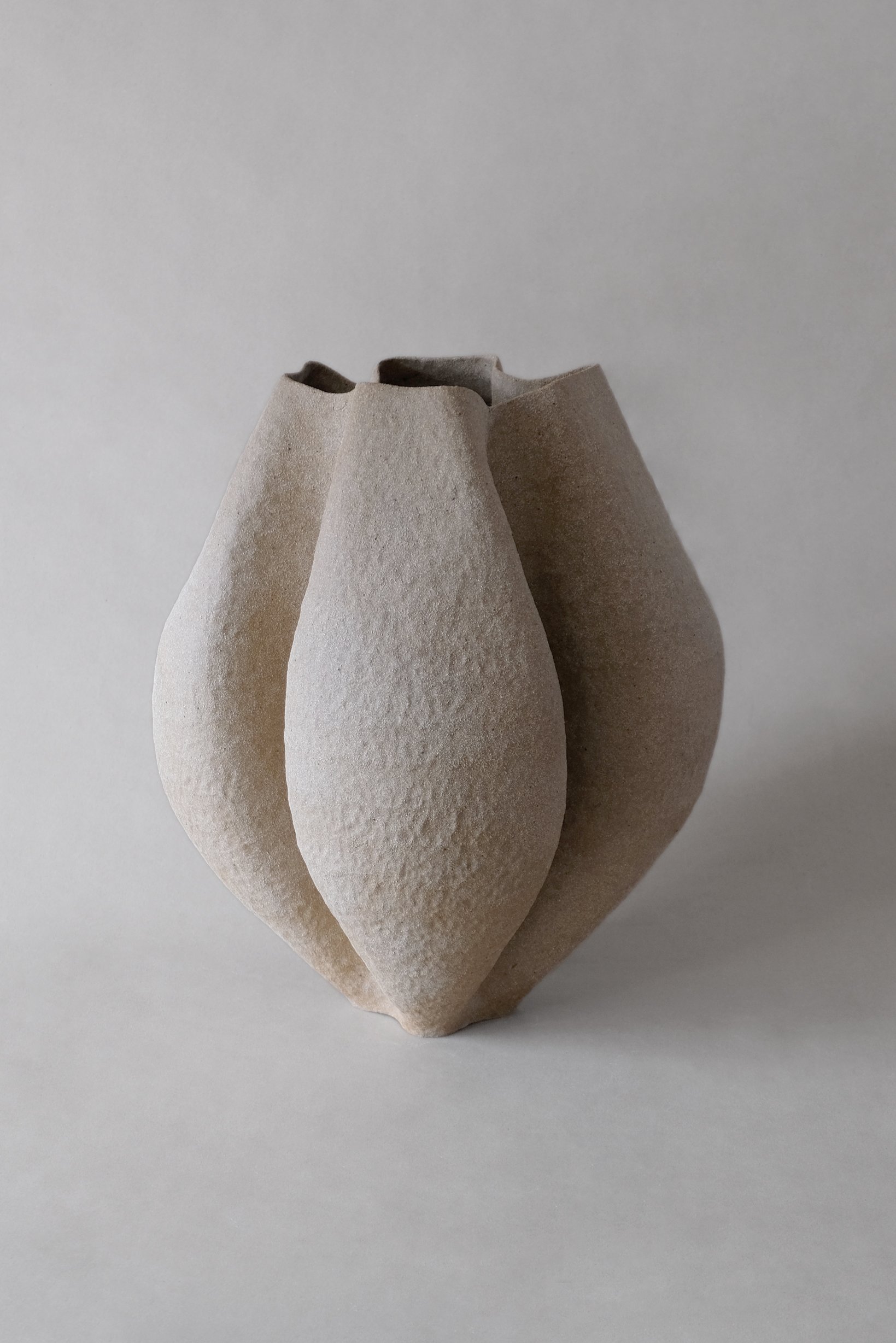  Stoneware (unglazed) Height: 49 cm 