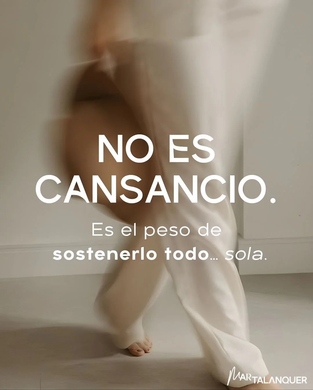 Hay un cansancio que no se nota en las ojeras, en el cuerpo cortado, en la niebla mental&hellip;

Se nota en la forma en la que te hablas en silencio.

He estado escuchando decenas de mensajes de mujeres que llevan much&iacute;simo&hellip; por dentro