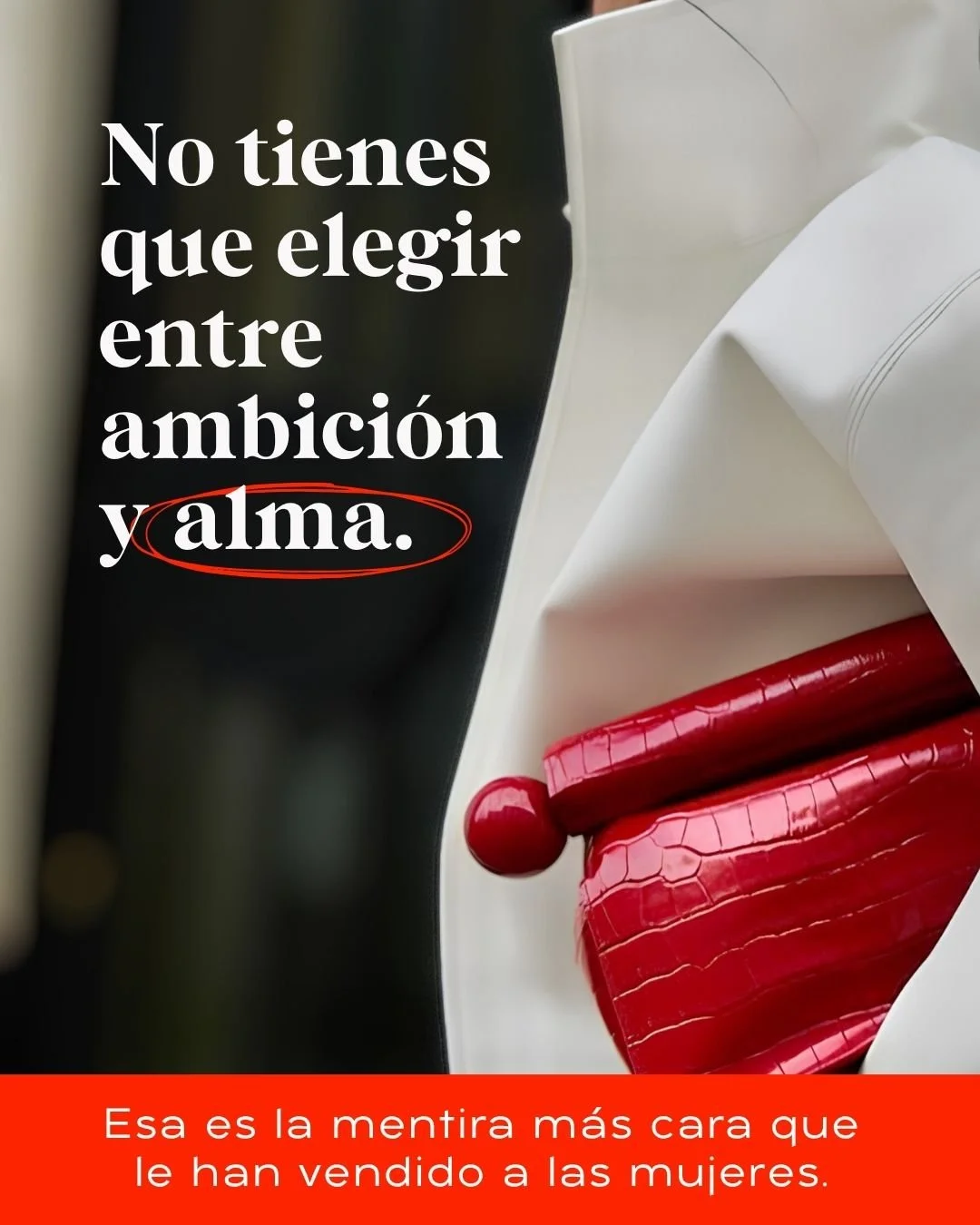 Durante a&ntilde;os el mensaje fue: si quieres m&aacute;s, algo tiene que costar.

M&aacute;s &eacute;xito, menos disfrute.
M&aacute;s logro, menos presencia.
M&aacute;s arriba, m&aacute;s sola.

Eso no es expansi&oacute;n. Es el hechizo del sacrific