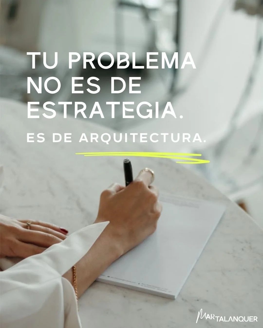 &ldquo;No es la decisi&oacute;n correcta lo que te mueve a tu nueva era; es la decisi&oacute;n que tienes la capacidad som&aacute;tica de sostener en el cuerpo.&rdquo;

Si la estructura actual de tu negocio o de tu carrera agota tu cuerpo, la estrate