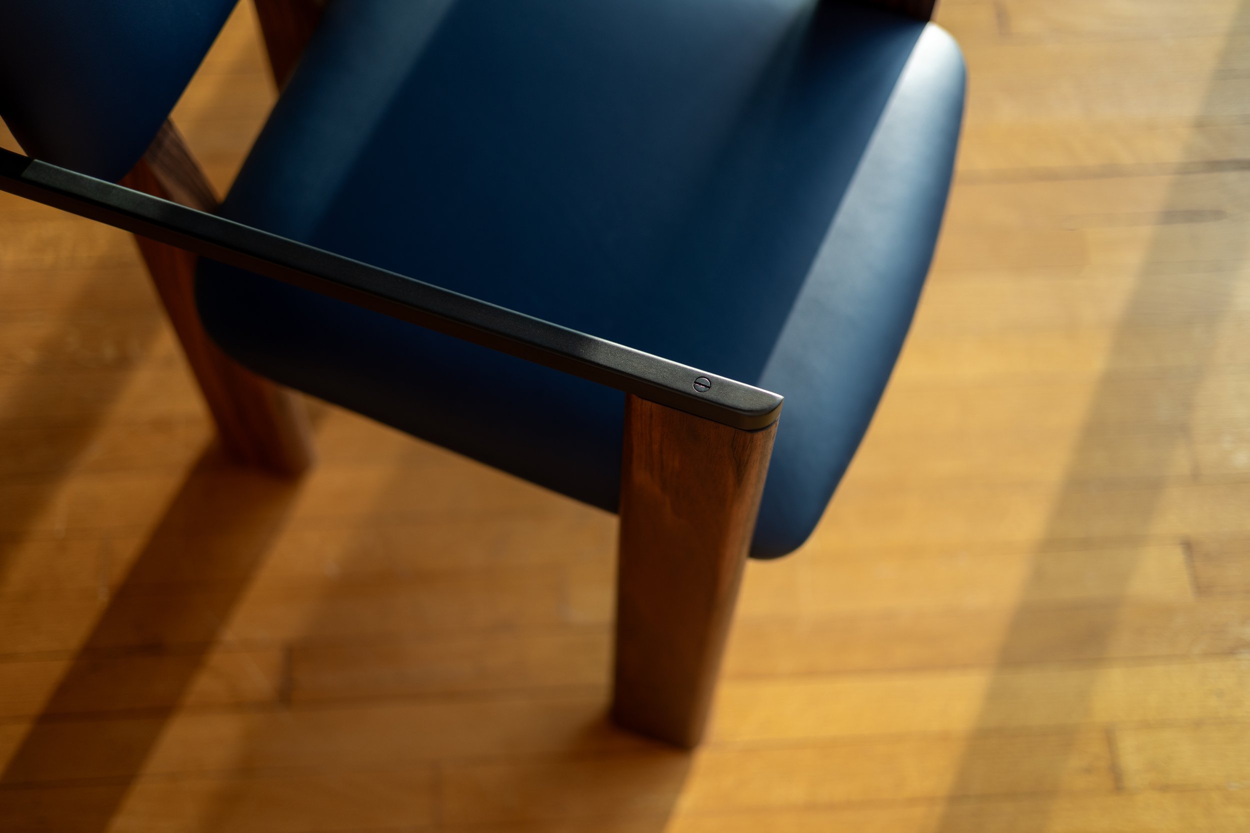 Unform-Studio-un17_Penna_Arm_Chair-2.jpg
