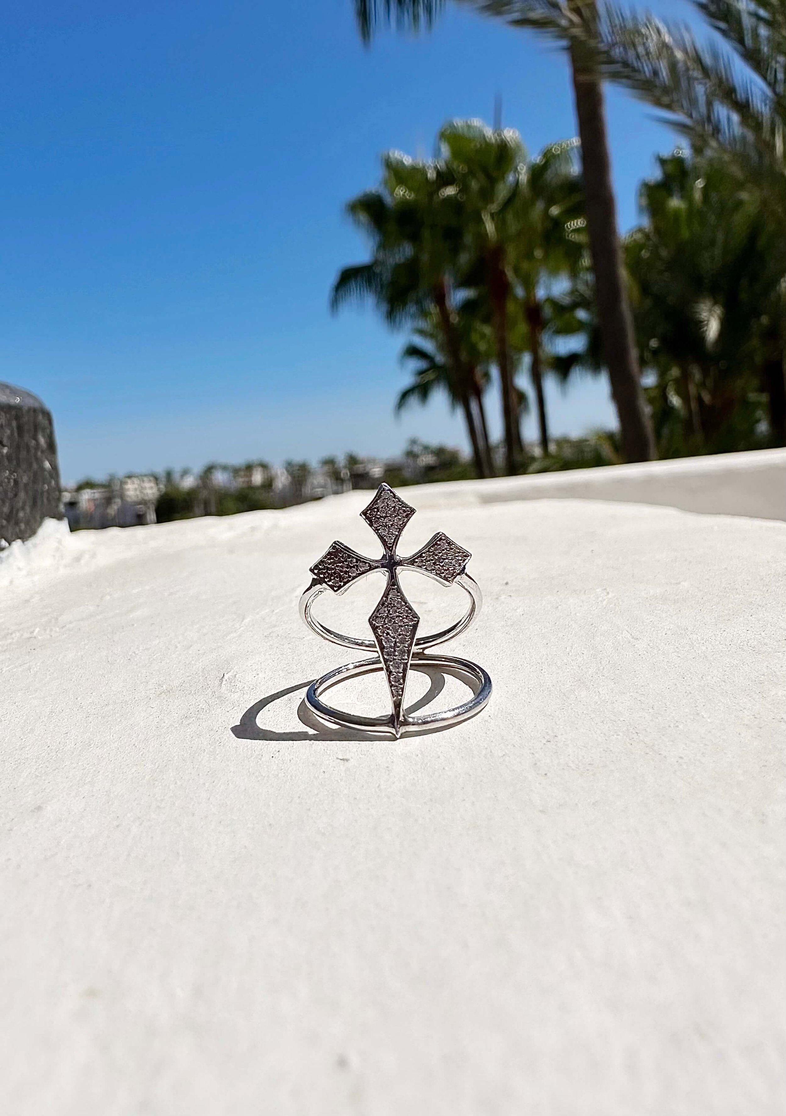 18k Pavé Goth Midi Ring .jpeg