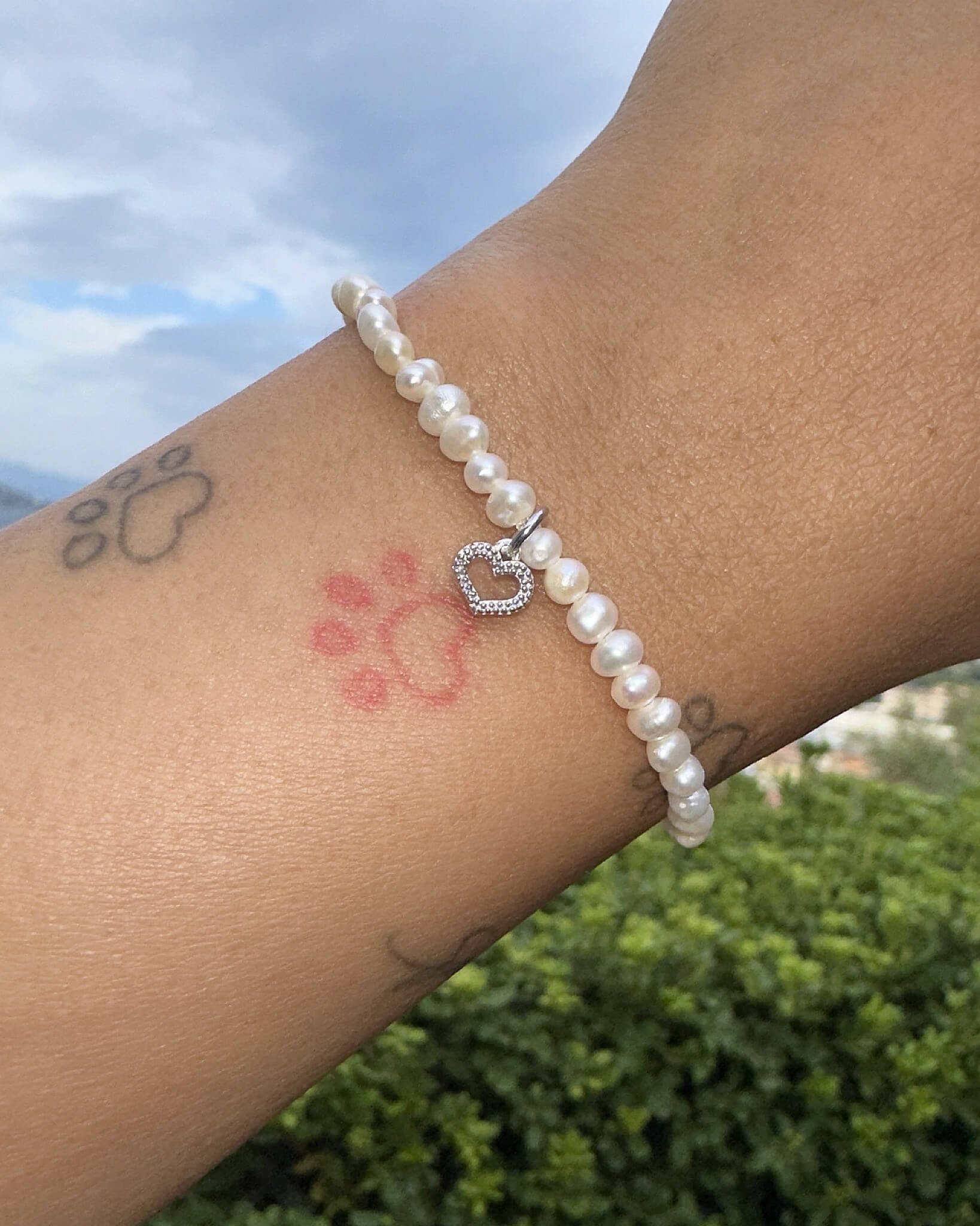 14k Mini Heart on Freshwater Pearls Bracelet 6.jpg