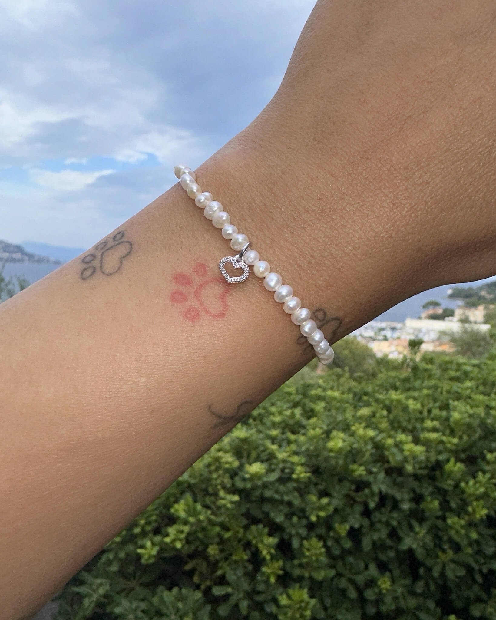 14k Mini Heart on Freshwater Pearls Bracelet 5.jpg