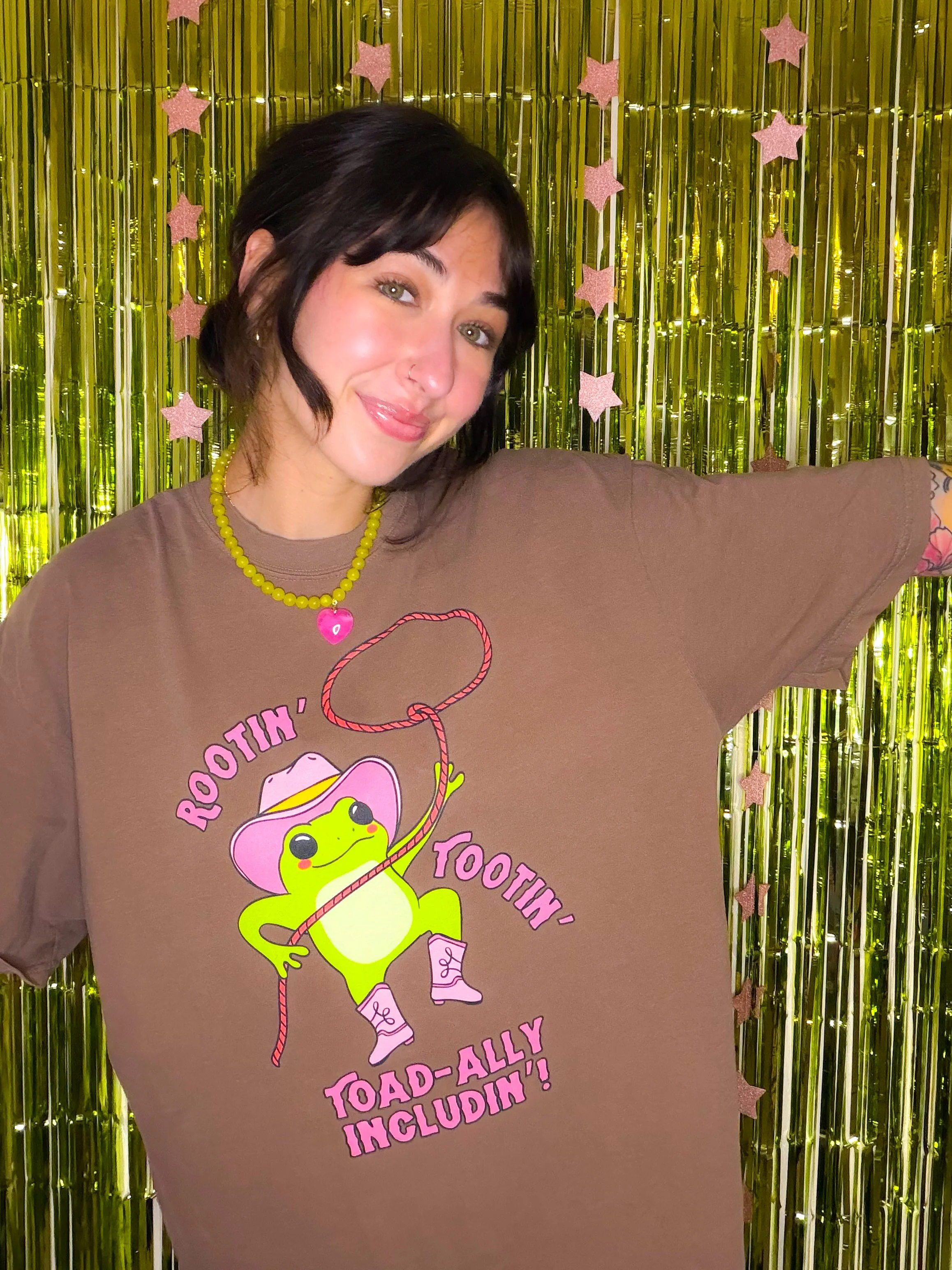 rootin, tootin, toad-ally includin! - comfort colors