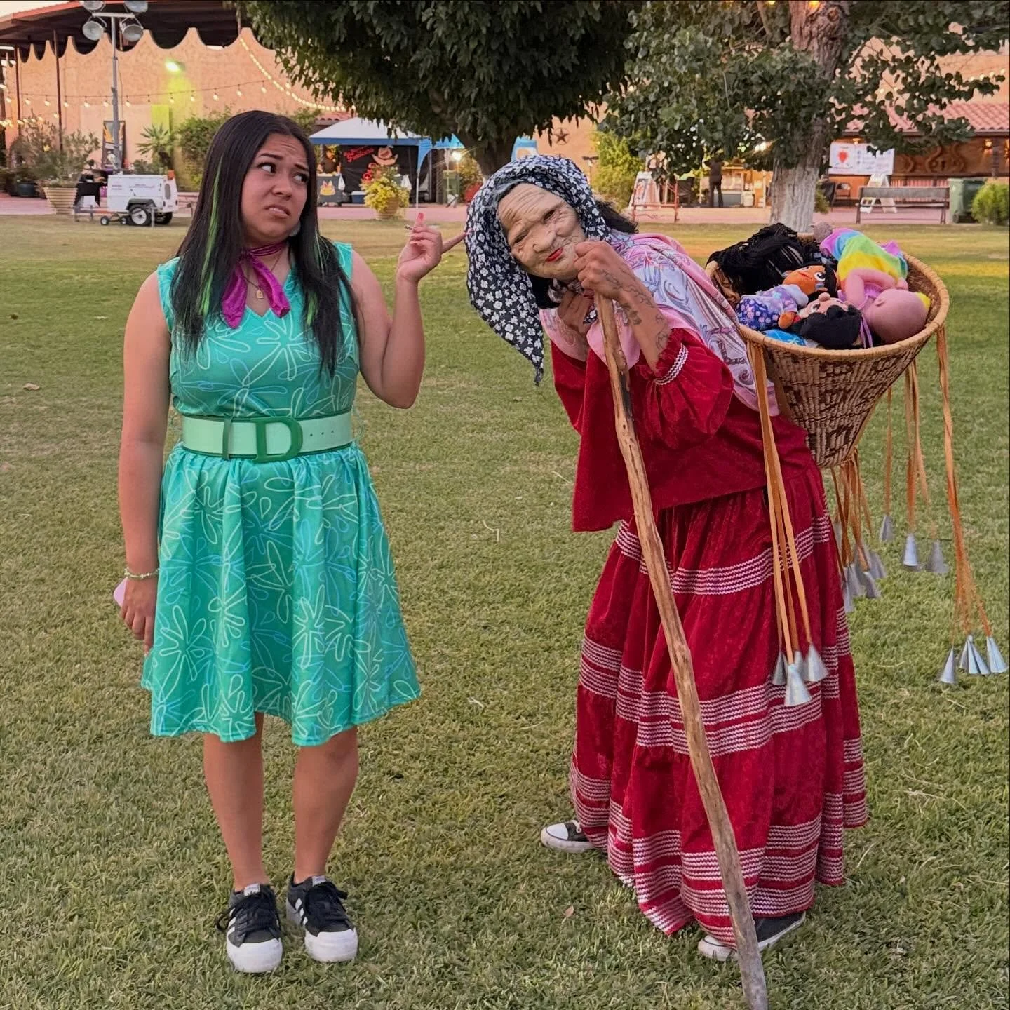 🎃Happy Halloween! 👻
🧙🏽Buchasaan says WE ALL deserve health care, food security, and a livable planet. 🌎
Arizona Indigenous & Latino families unite @elverdeesvida_ ! 
+ Immigration justice for all our communities
+ Climate Action and Environ