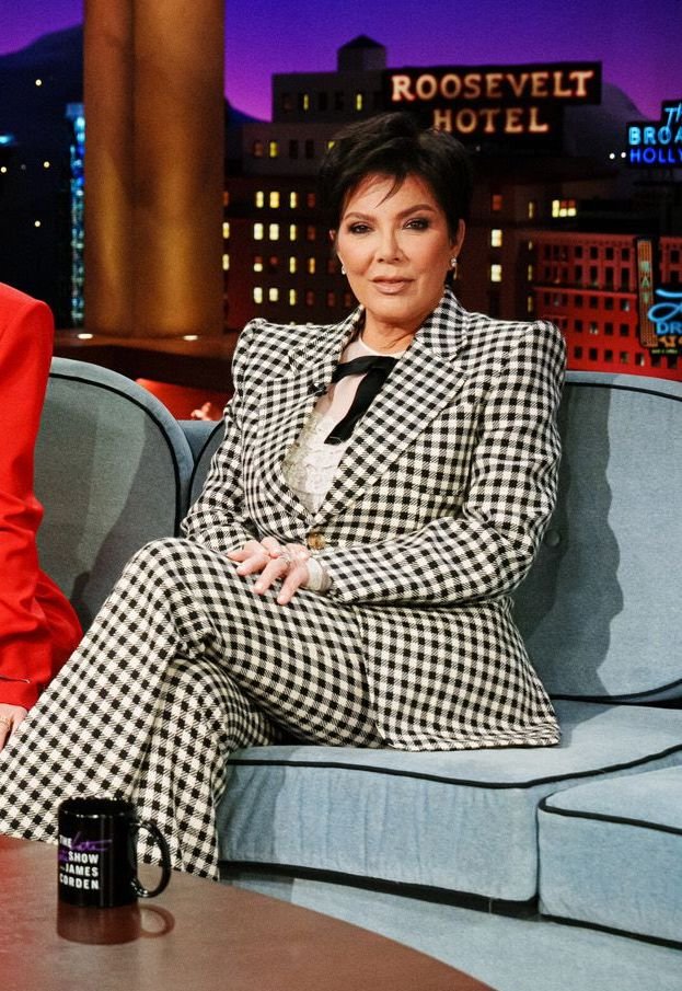 kylie-jenner-kris-jenner-the-late-late-show-with-james-corden-090922-1-a735e104e8f54cf98ffb75d14ab8e2fa.jpg