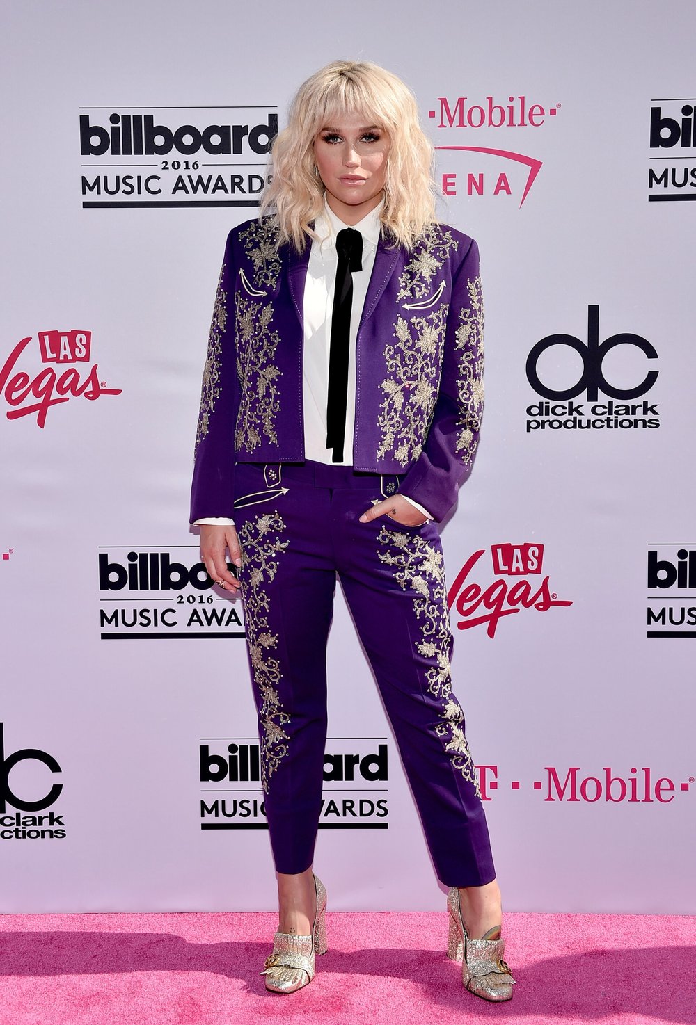 20160522_KESHA_BILLBOARD_SBT_02.jpg